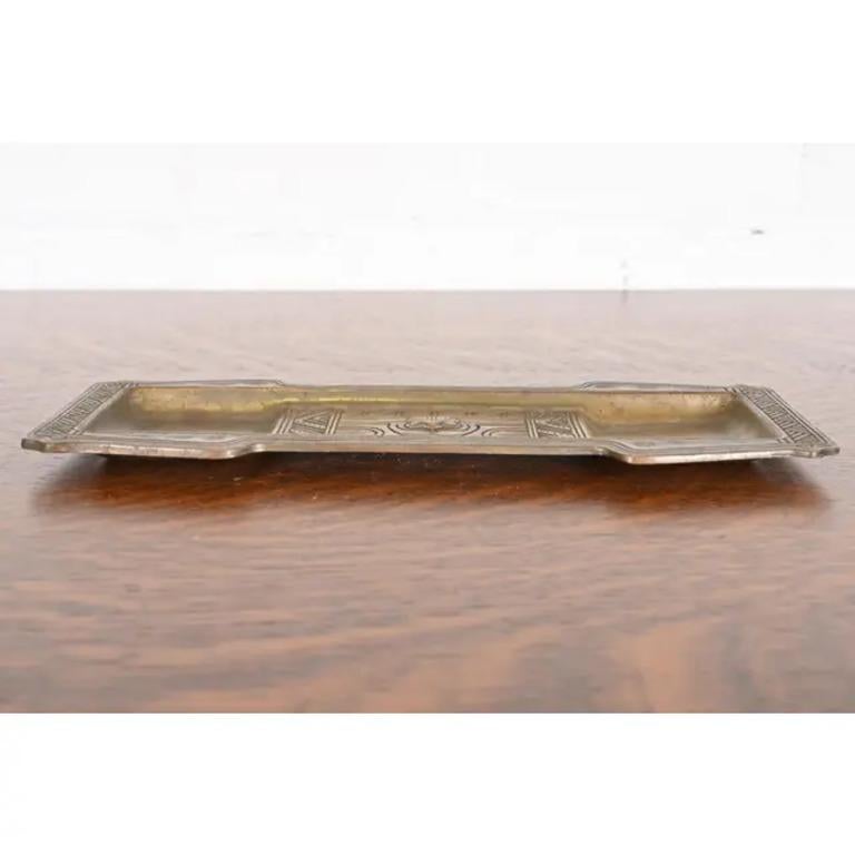 Tiffany Studios New York Indianer Bronze Stifttablett im Zustand „Gut“ im Angebot in South Bend, IN