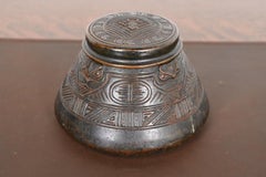 Tiffany Studios New York Amerikanisches indisches Tintenfass aus patinierter Bronze, Tiffany
