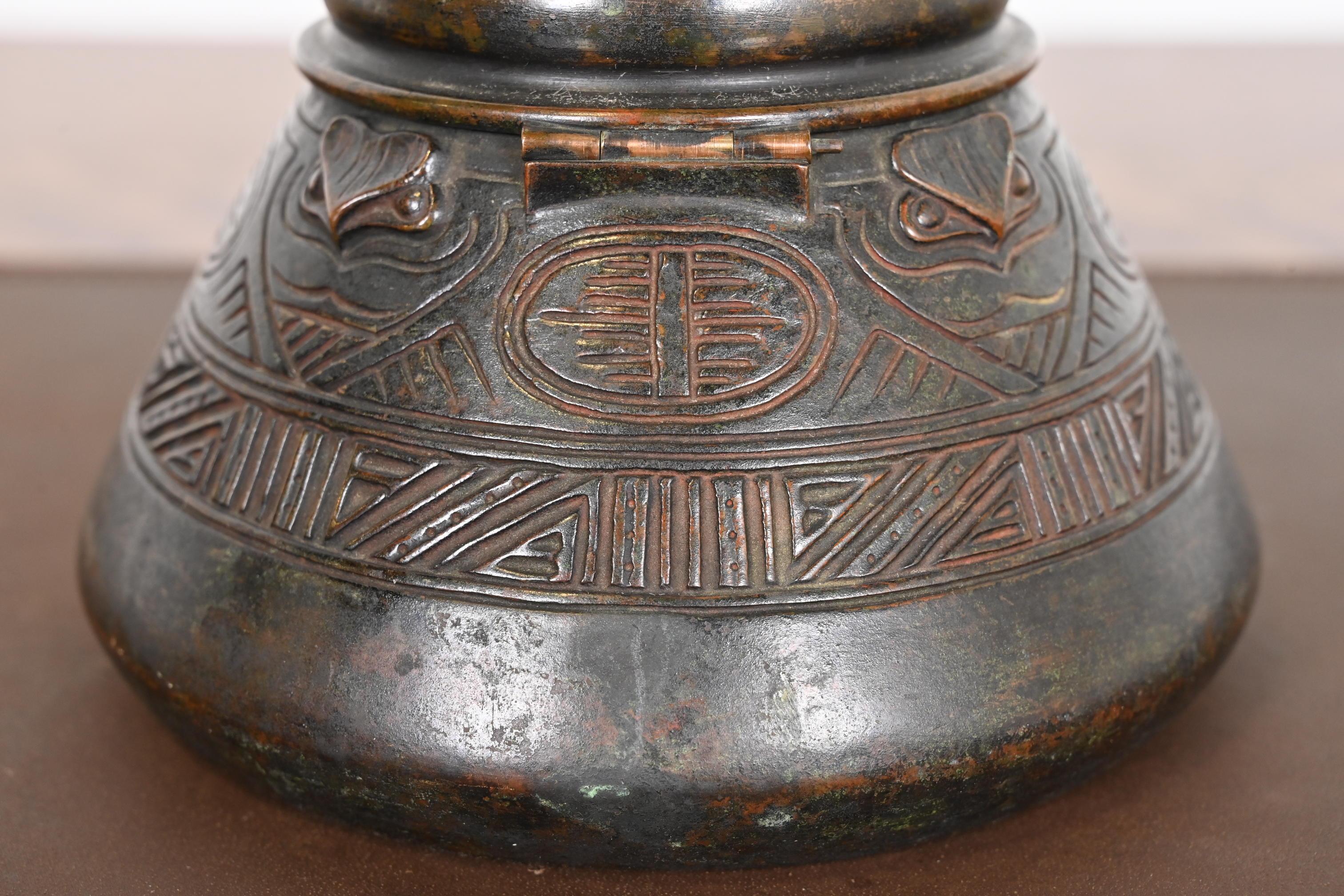 Tintero de bronce patinado indio americano de los Estudios Tiffany de Nueva York en venta 1