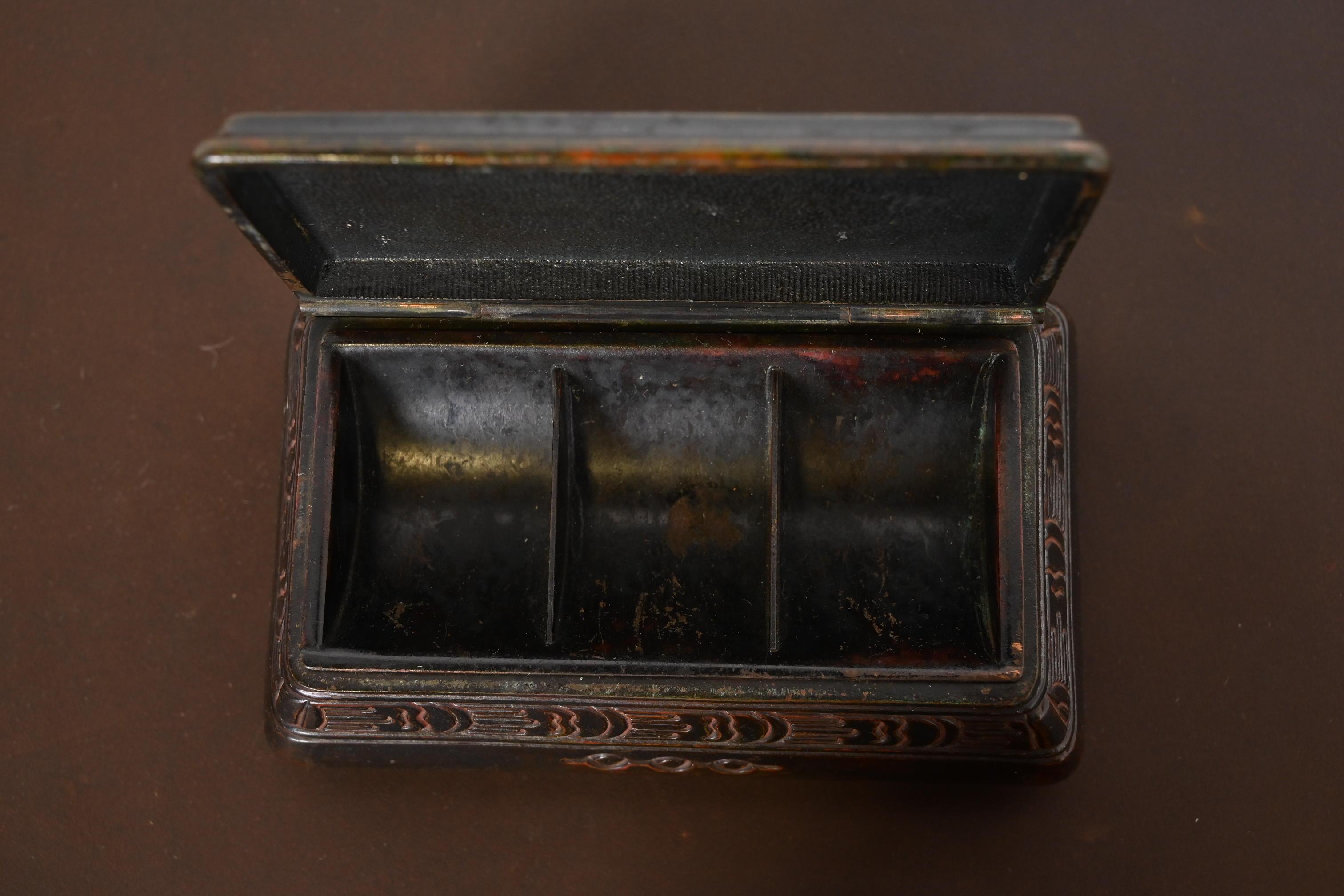 Tiffany Studios New York American Indian Patinated Bronze Stamp Box For Sale 2