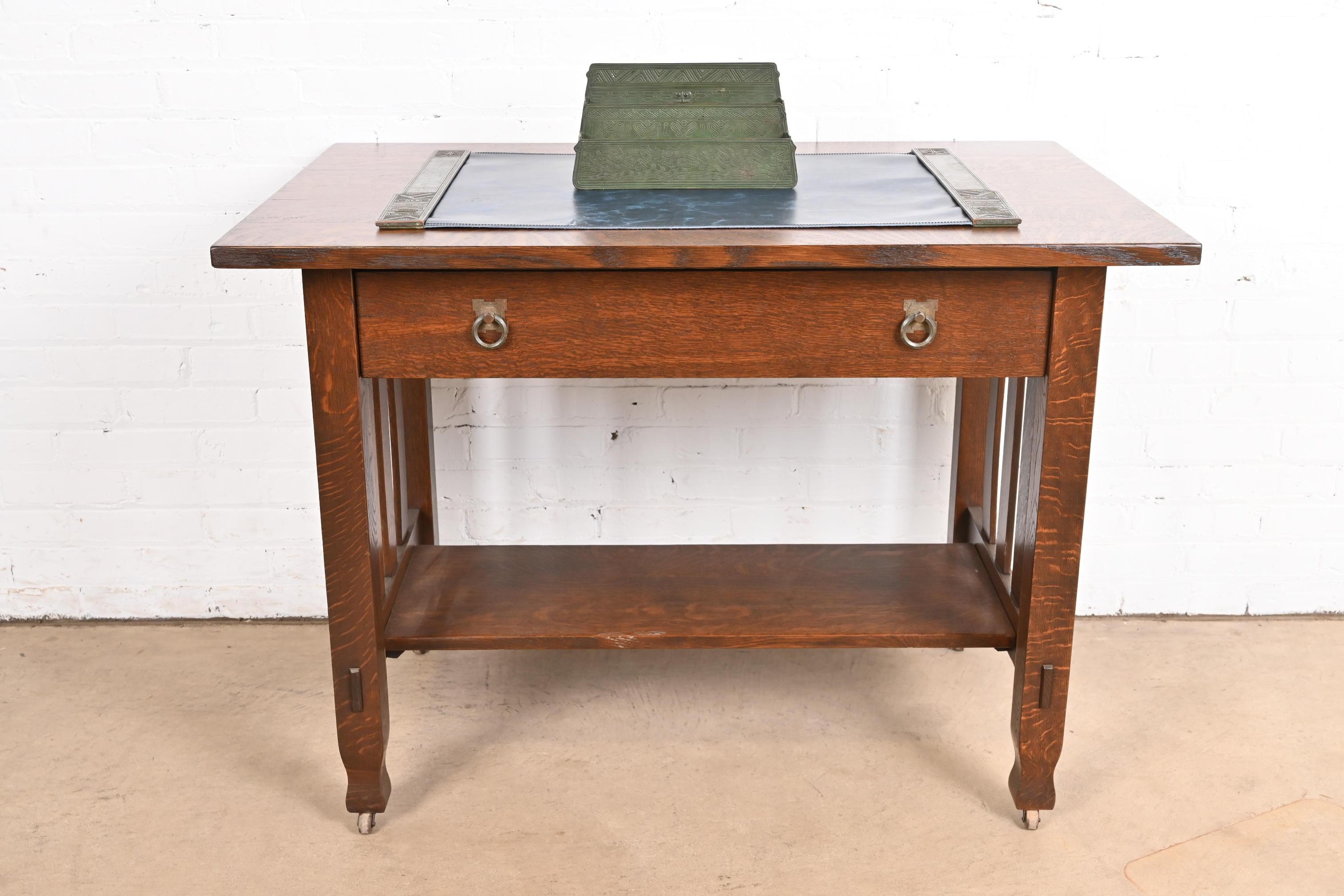 Tiffany Studios New York Modello Indiano Americano Portalettere in bronzo in vendita 4