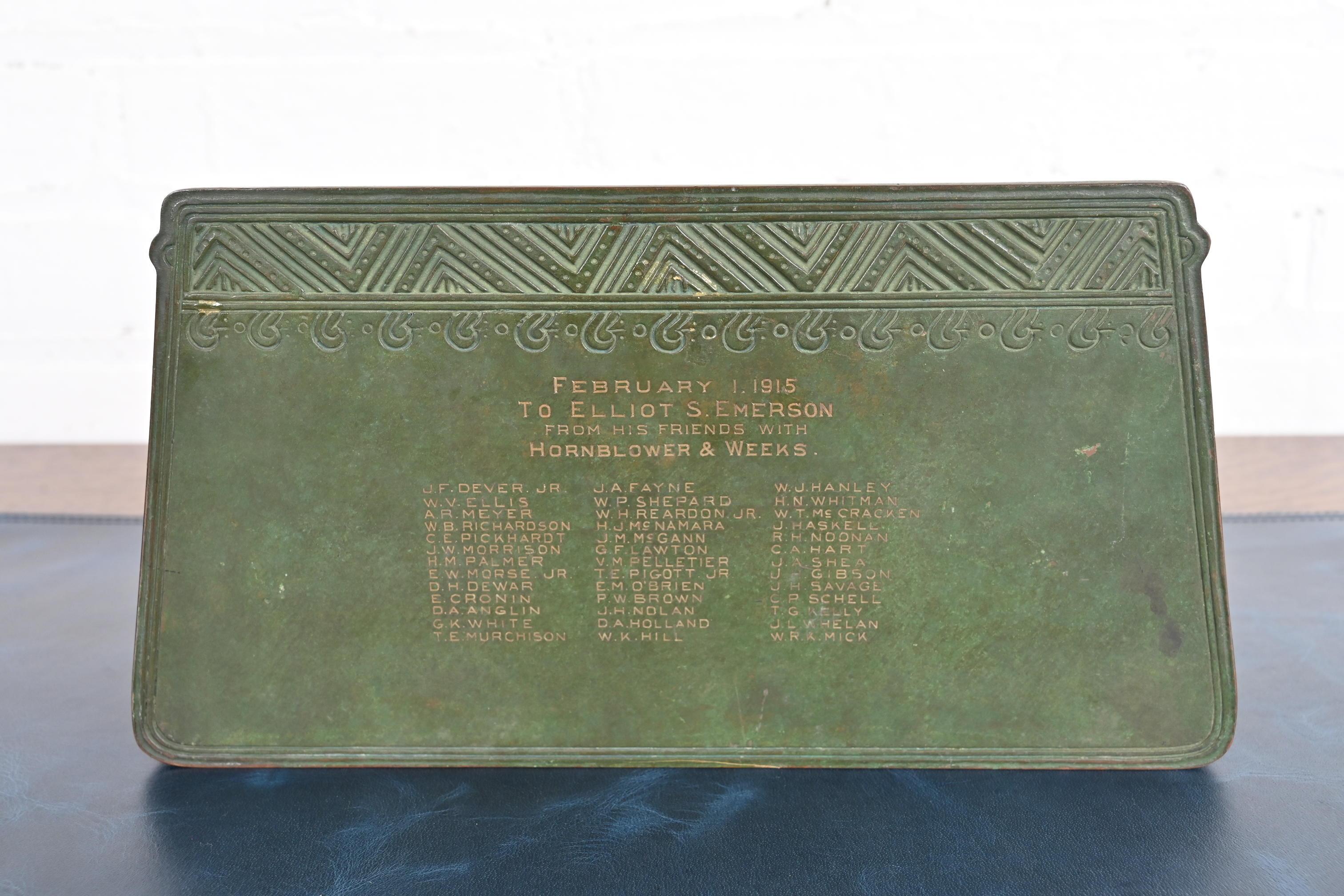 Tiffany Studios New York Modello Indiano Americano Portalettere in bronzo in vendita 3