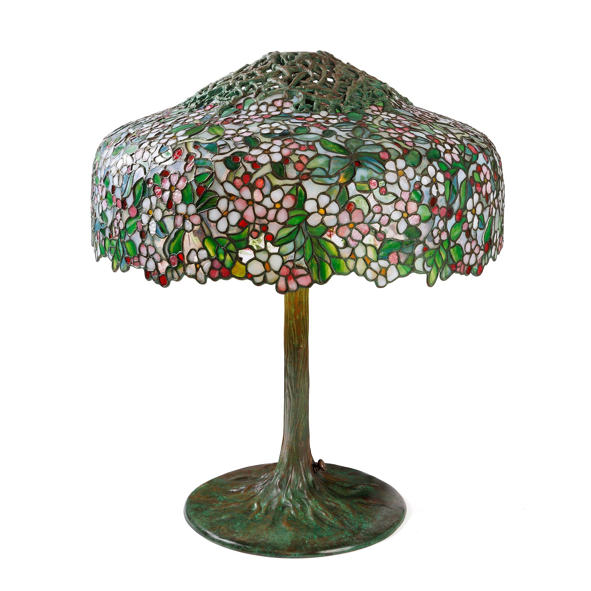 20ième siècle Lampe de Table Apple Blossom de Tiffany Studios New York en vente
