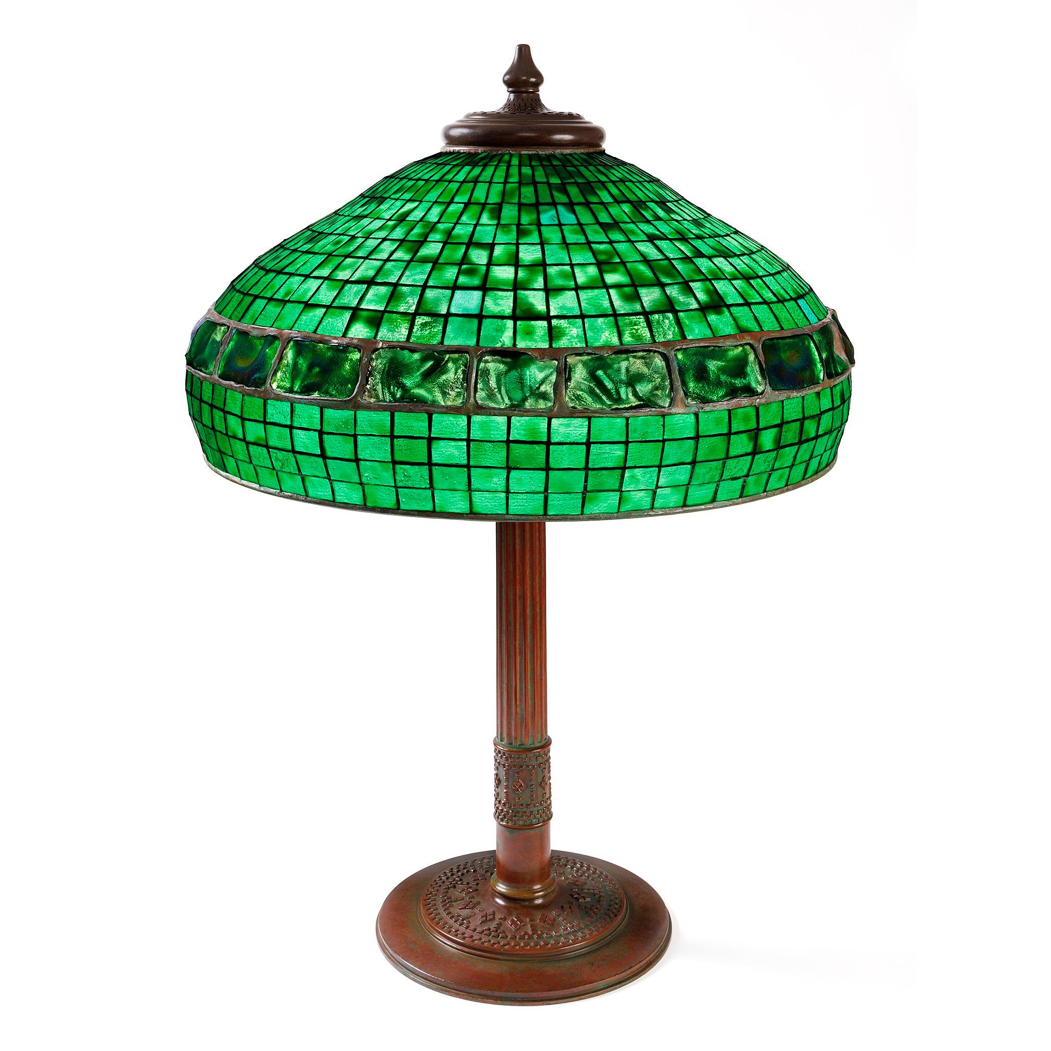 20ième siècle Tiffany Studios New York, lampe de table « Turtleback » ceinturée en vente