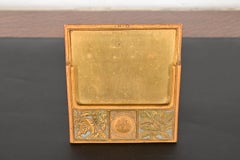 Tiffany Studios New York Signet Bronze Doré Cadre de calendrier de bureau 