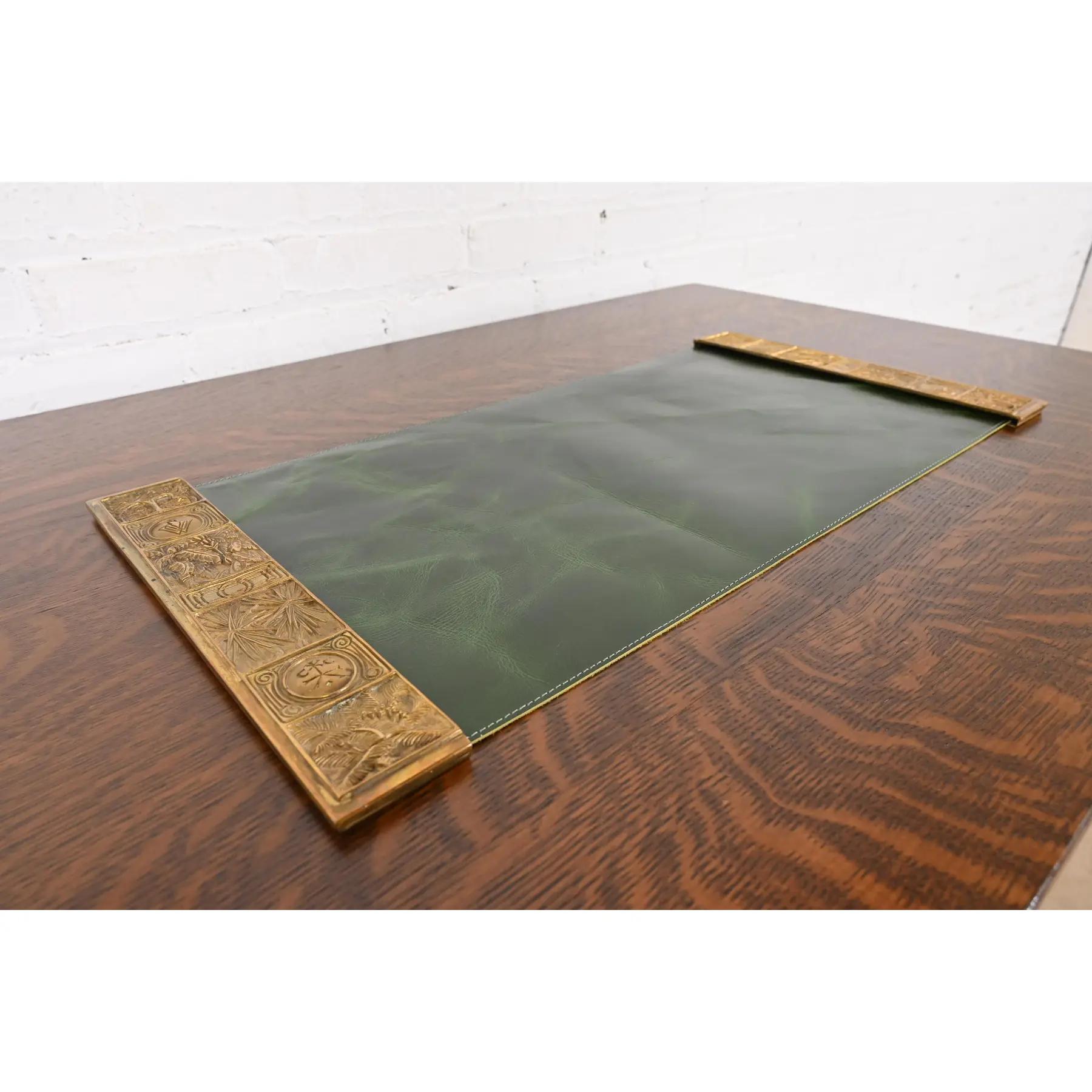 Tiffany Studios New York modello segnalibro Bronzo Doré Blotter Ends In condizioni buone in vendita a South Bend, IN
