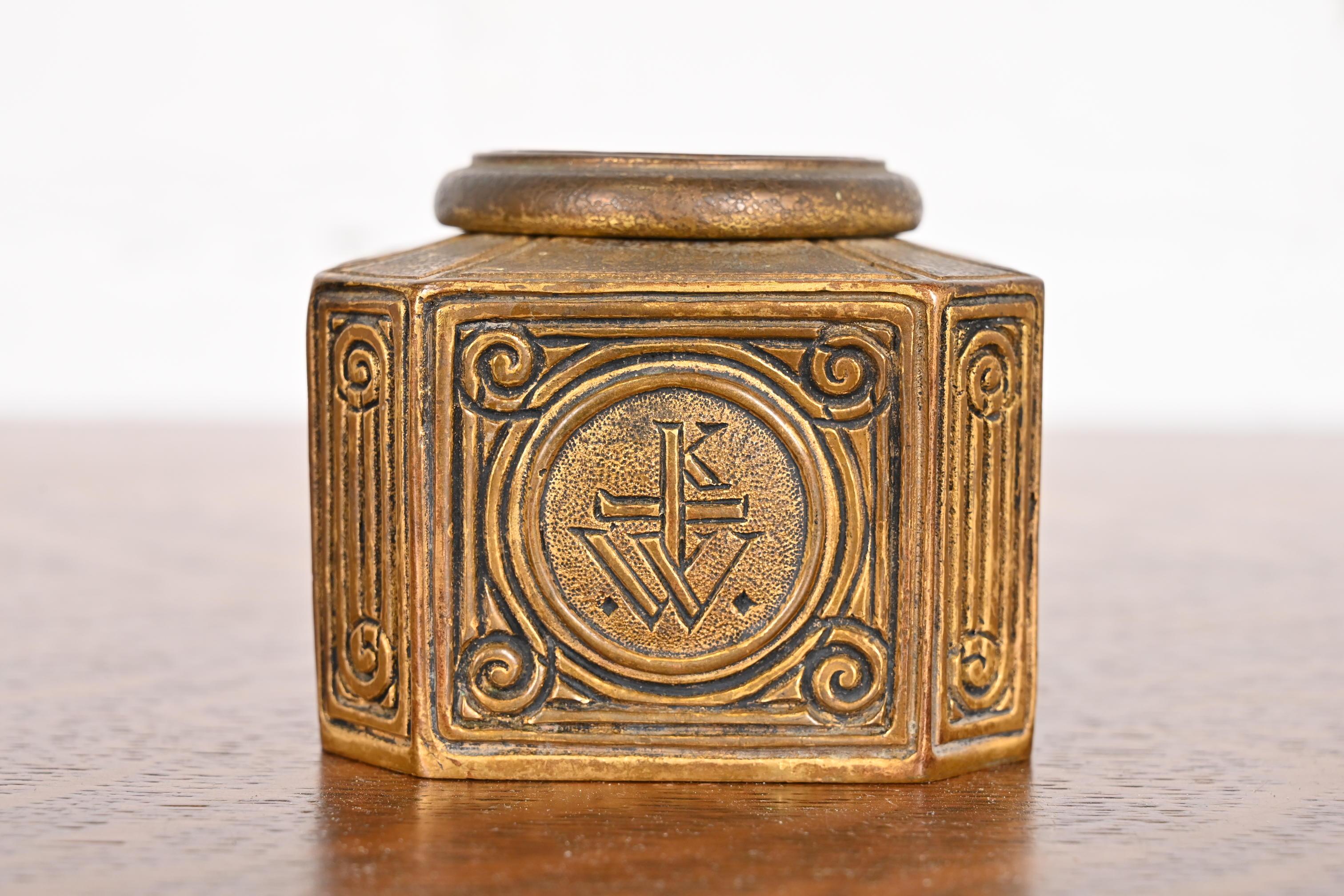 Tiffany Studios New York Bookmark Pattern Bronze Doré Inkwell In Good Condition In South Bend, IN