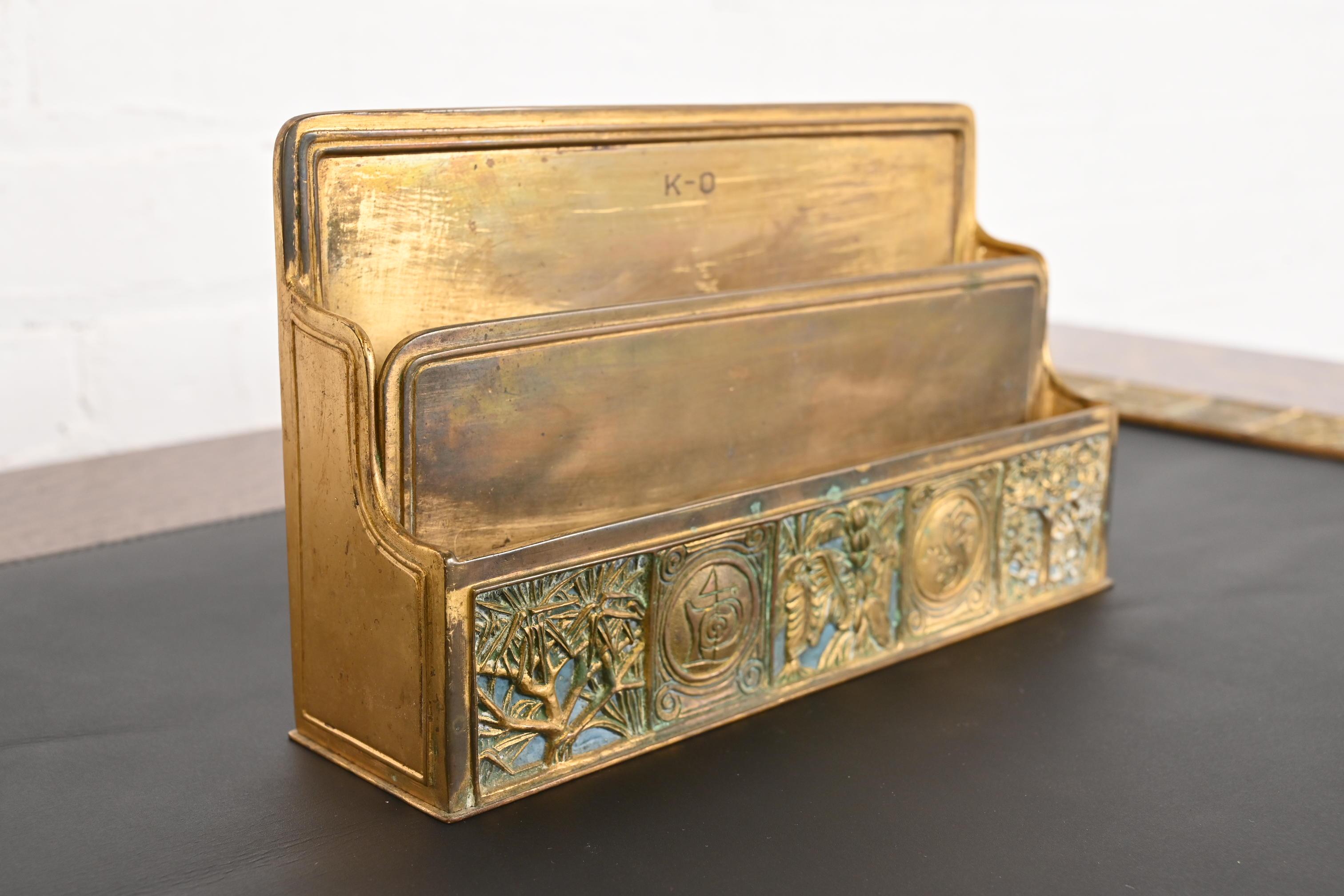 Tiffany Studios New York Lesezeichen Muster Bronze Doré Briefständer im Angebot 1