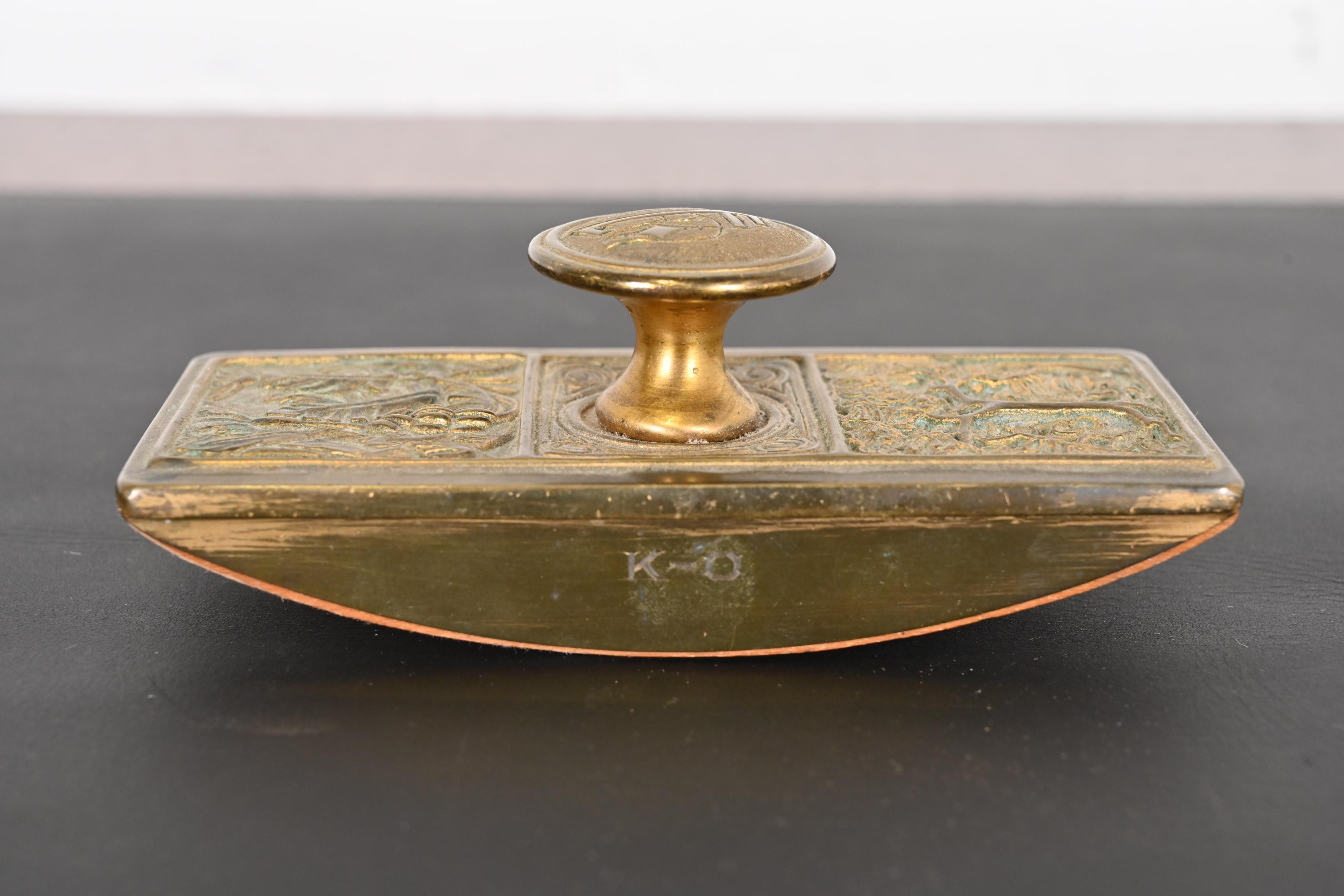 Art déco Tiffany Studios New York Signet Motif Bronze Doré Rocker Blotter en vente