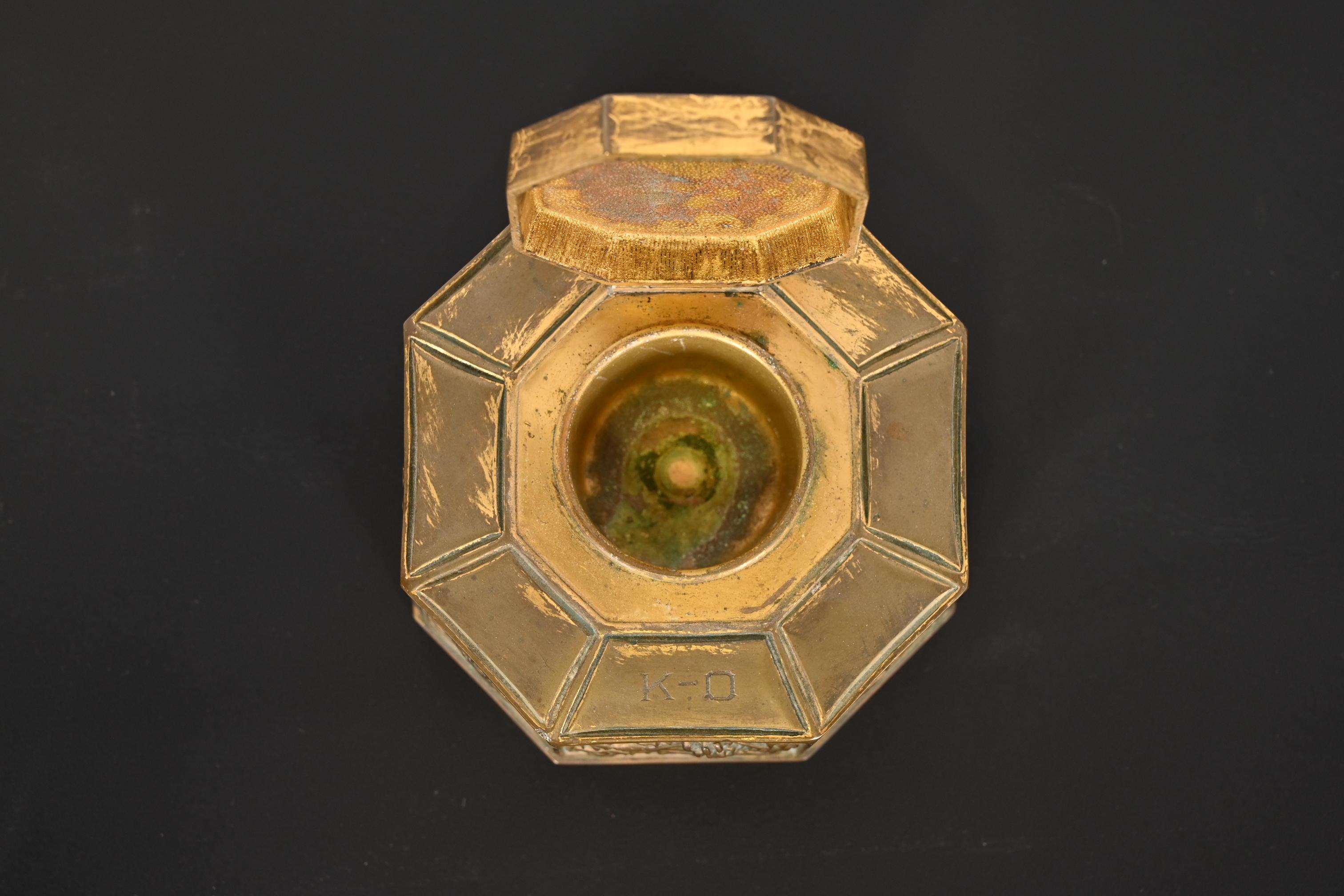 Calamaio in bronzo con motivo a segnalibro Tiffany Studios New York in vendita 2