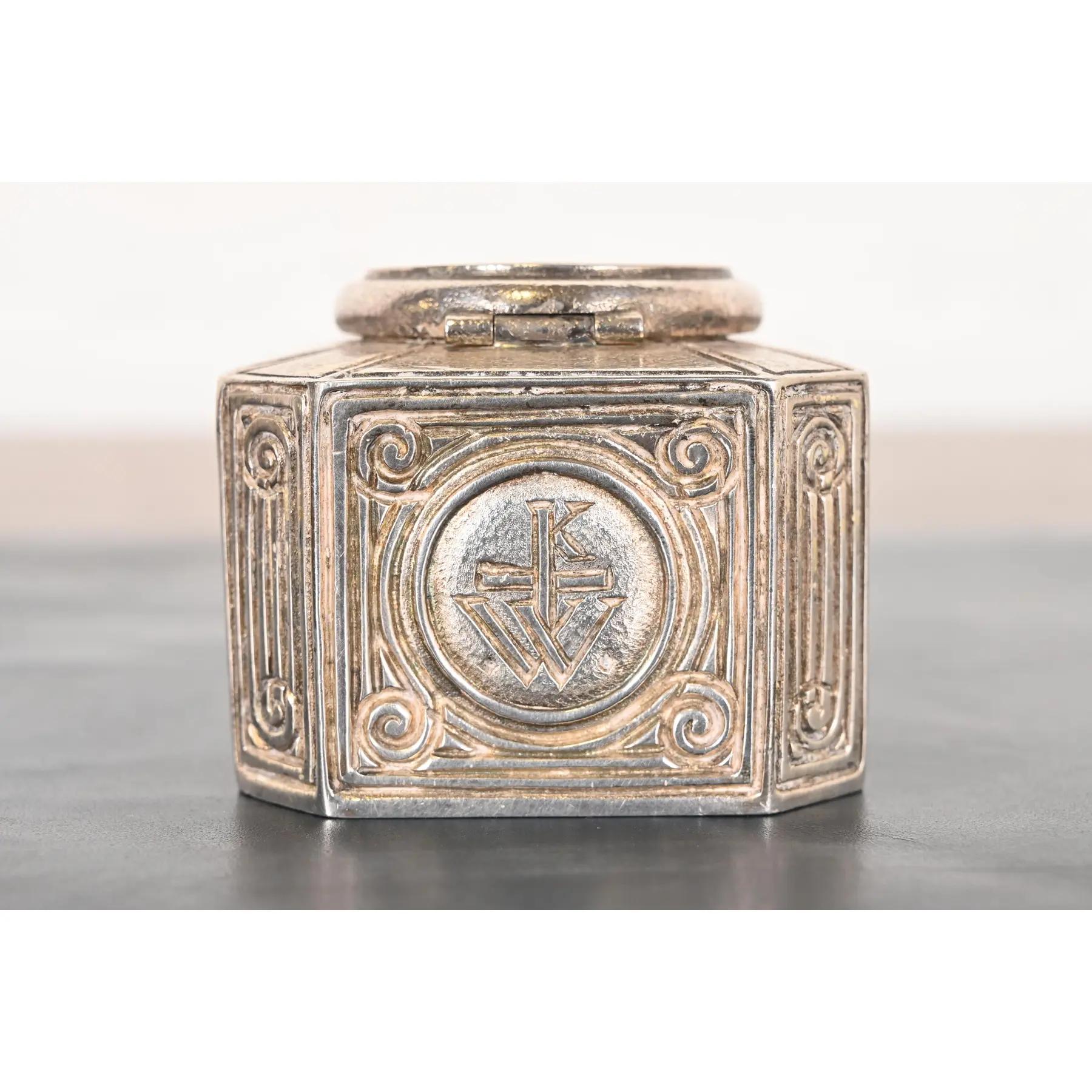 Arts and Crafts Calamaio in bronzo dorato argento con motivo a segnalibro dei Tiffany Studios di New York in vendita