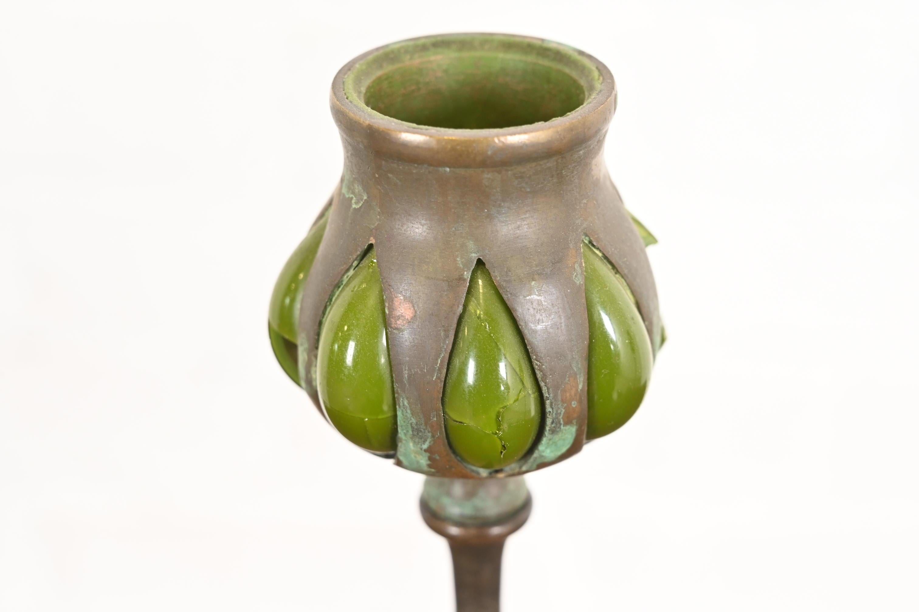 Puddle-Kerzenständer aus Bronze und grünem Favrile-Glas, Tiffany Studios, New York im Angebot 4