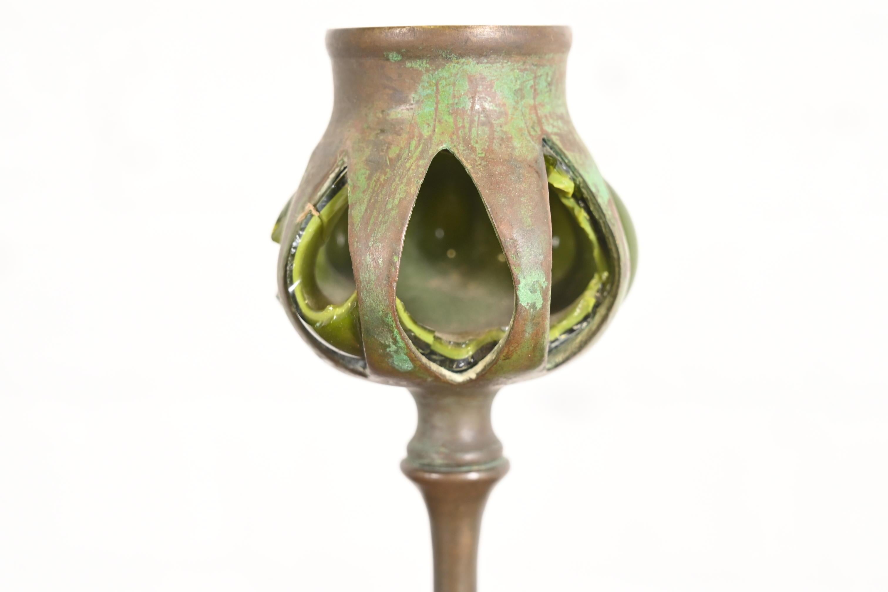 Puddle-Kerzenständer aus Bronze und grünem Favrile-Glas, Tiffany Studios, New York im Angebot 3
