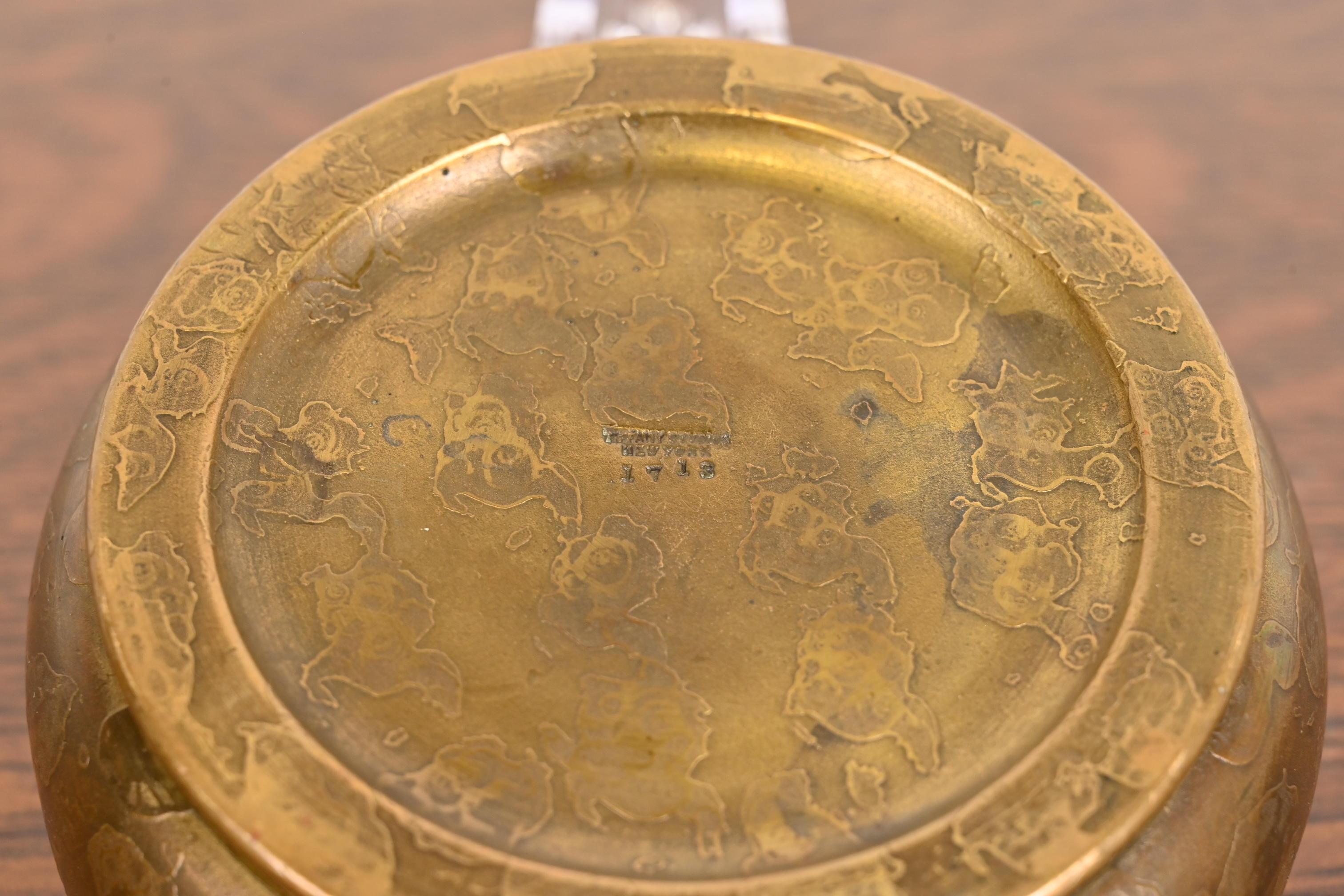 Tiffany Studios New York Bronze Bowl With Scalloped Edge (bol en bronze à bord festonné) en vente 1