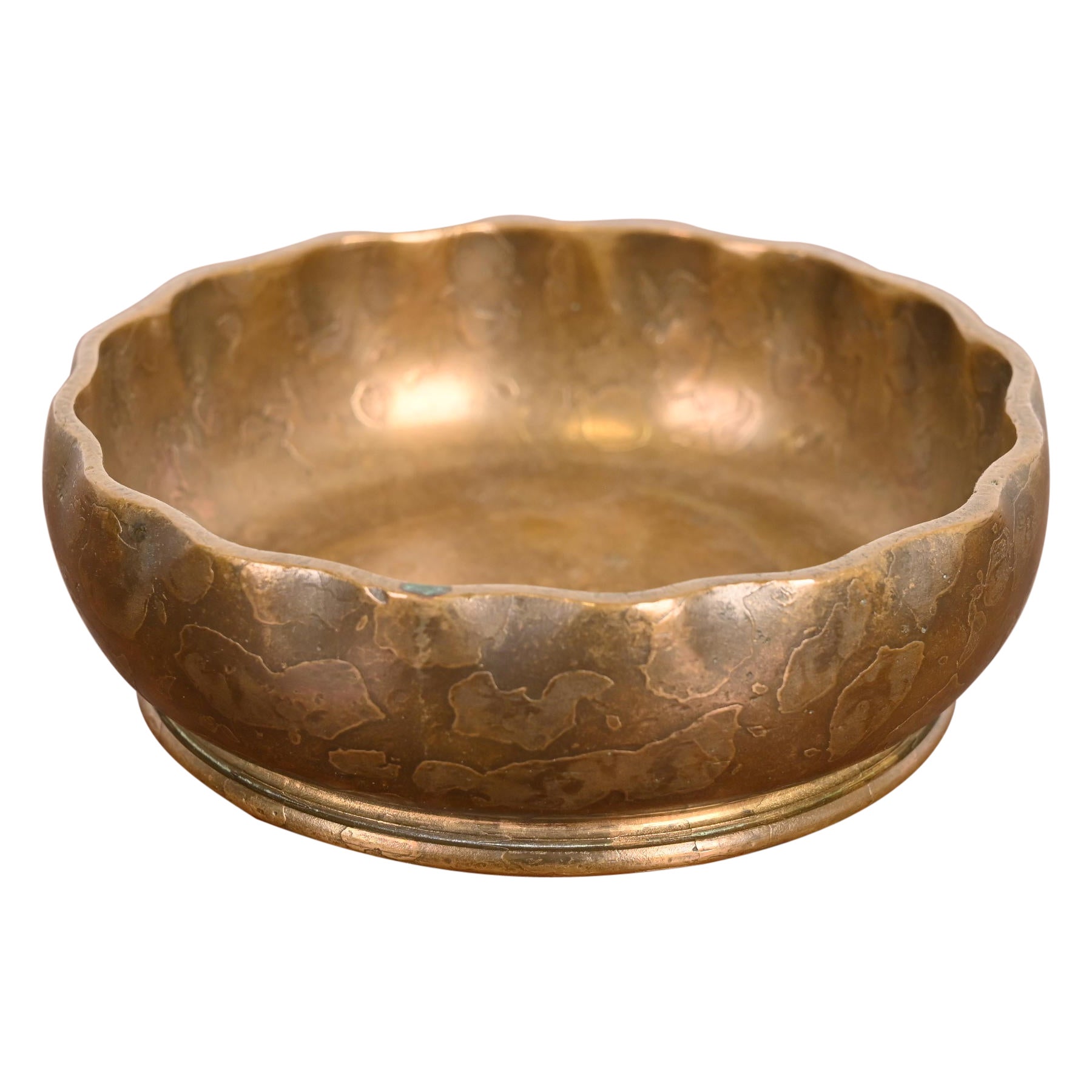Tiffany Studios New York Bronze Bowl With Scalloped Edge (bol en bronze à bord festonné) en vente