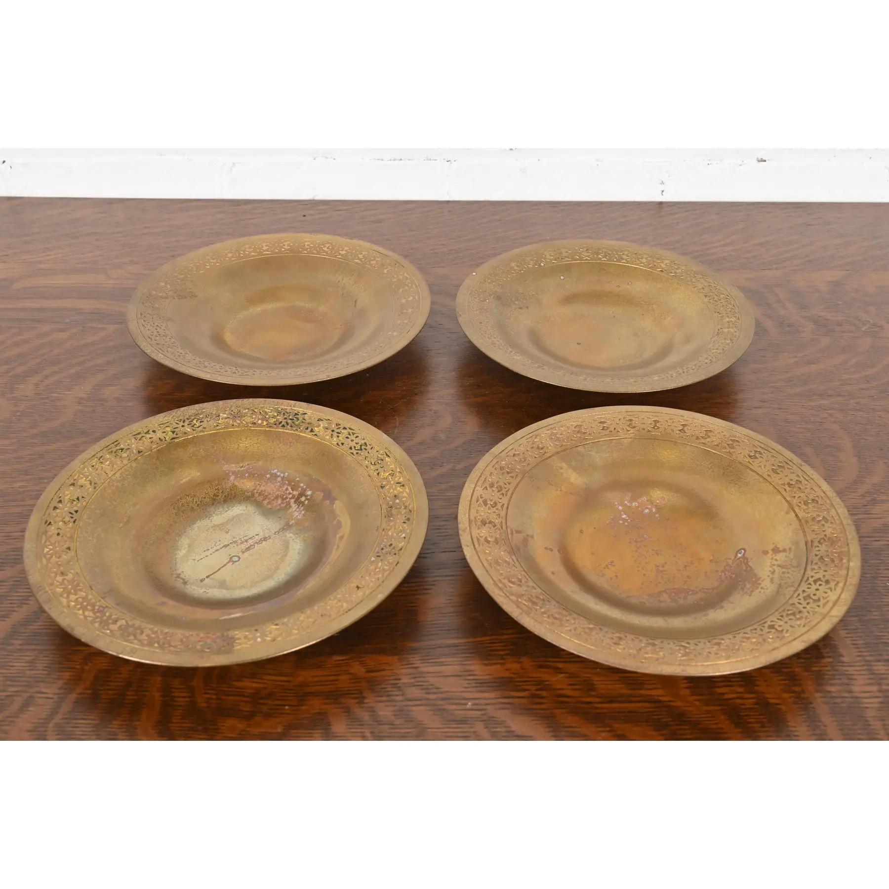 Arts and Crafts Ciotole in bronzo di Tiffany Studios New York, set di quattro pezzi in vendita