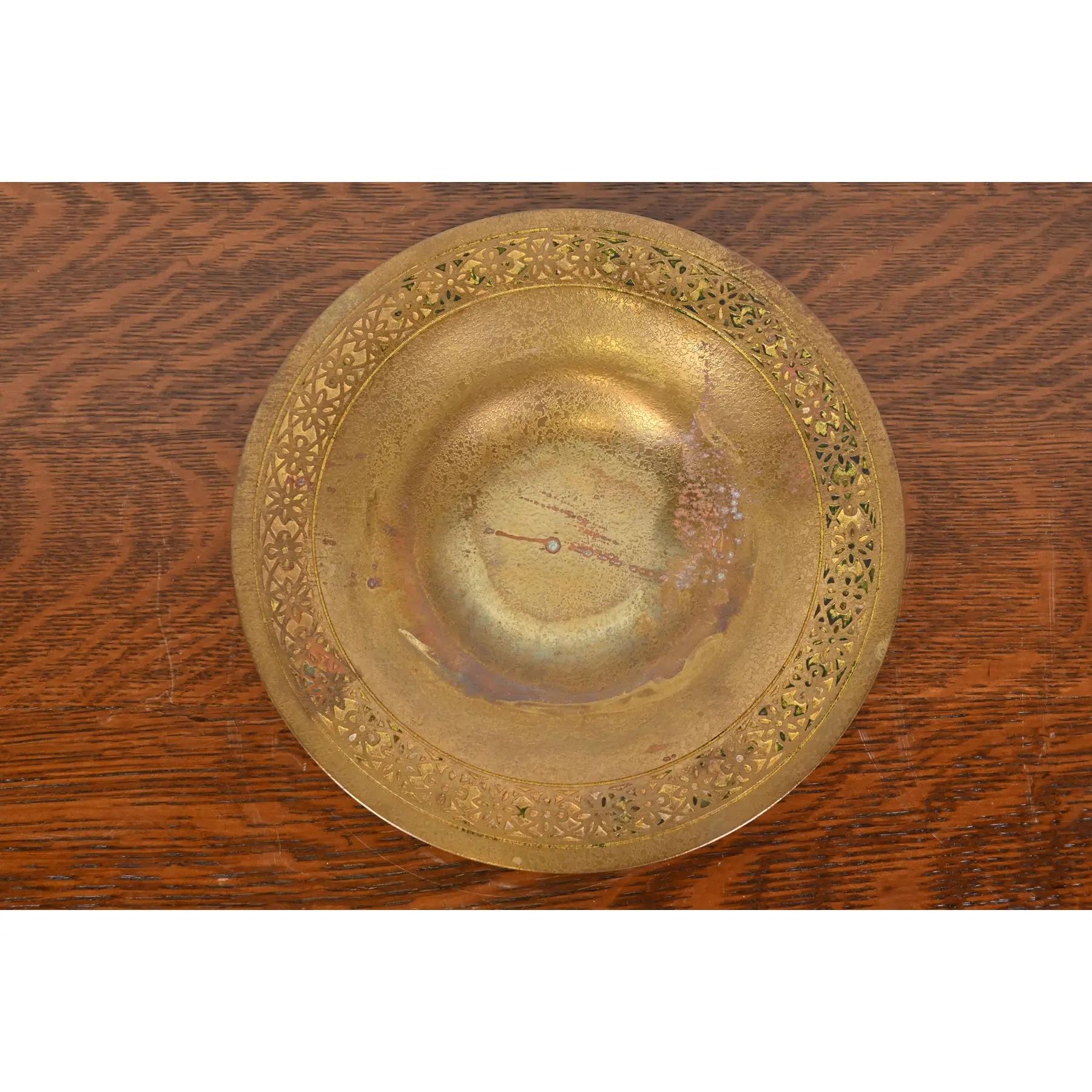 XX secolo Ciotole in bronzo di Tiffany Studios New York, set di quattro pezzi in vendita