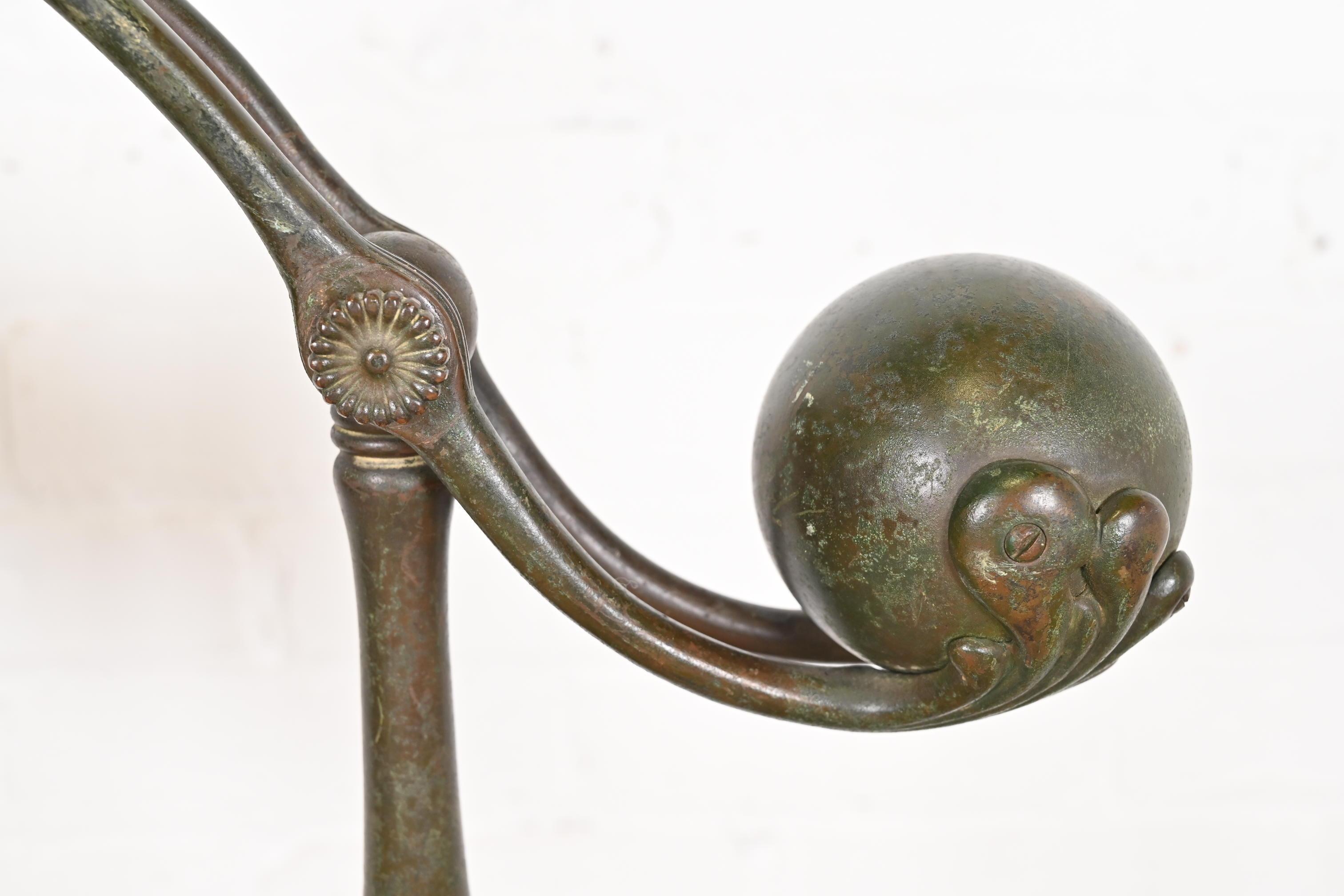 Lampadaire contrebalancé en bronze de Tiffany Studios New York, vers 1910 en vente 4
