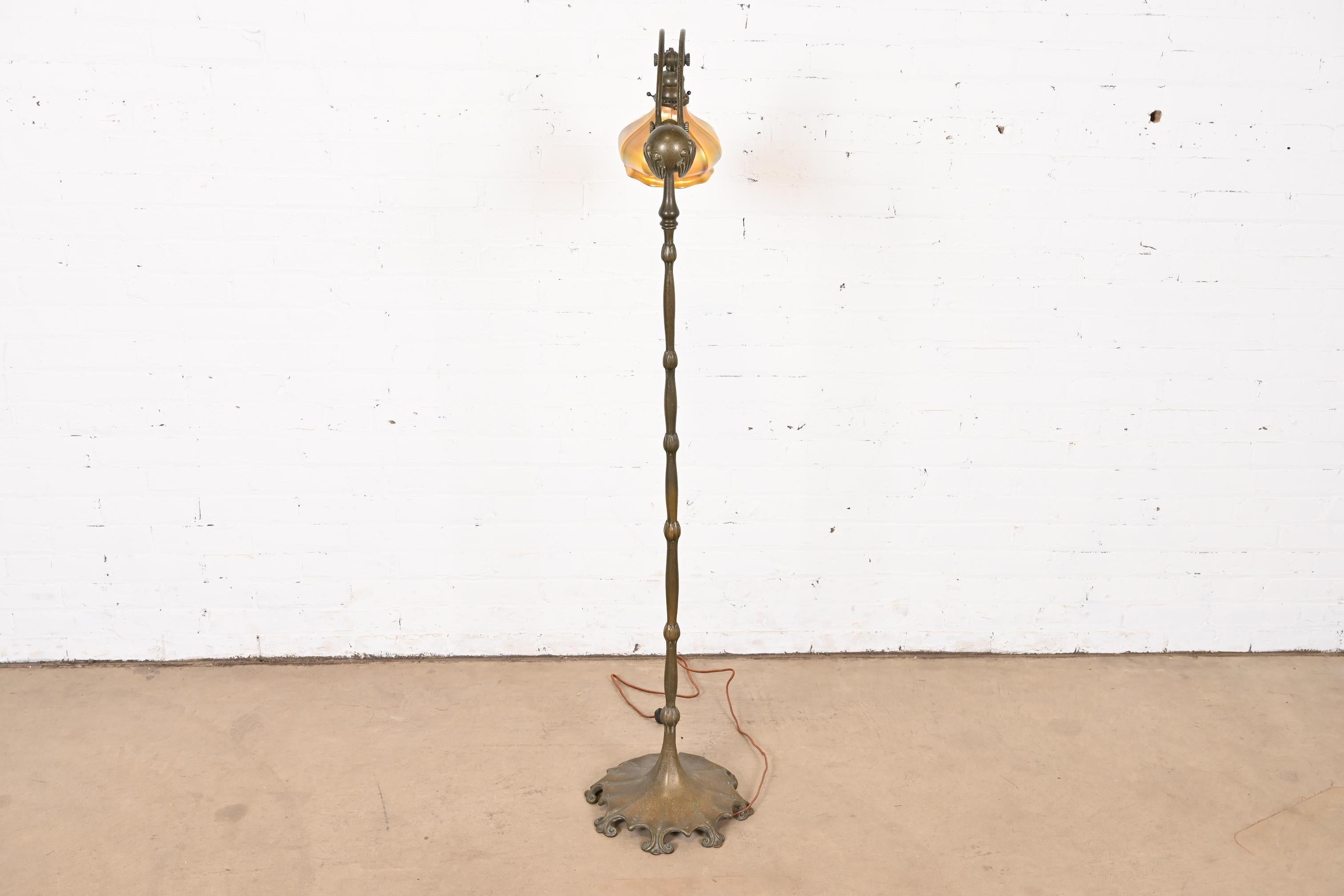 Tiffany Studios New York Bronze Counterbalance Floor Lamp, Circa 1910 In Good Condition In South Bend, IN