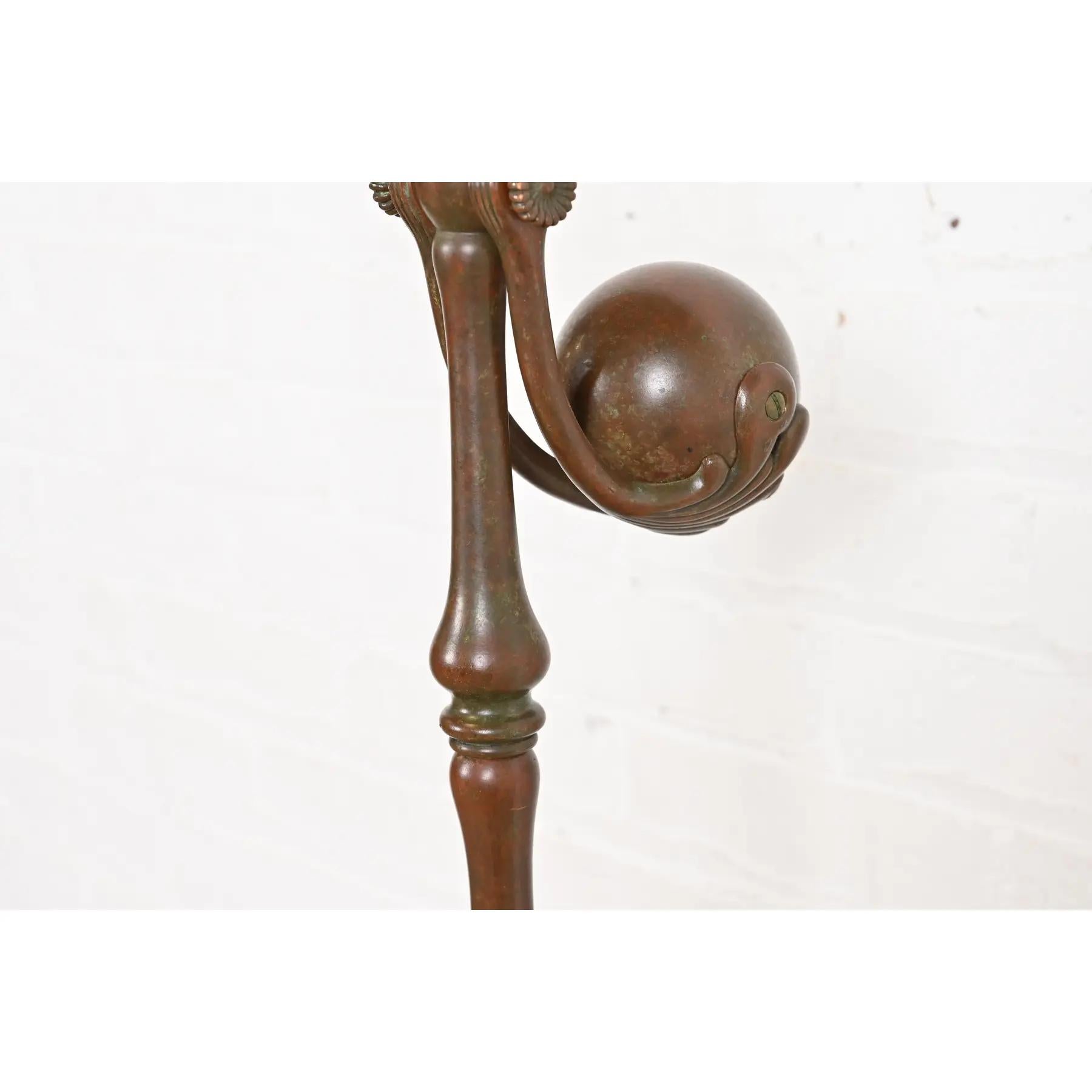 Lámpara de pie de contrapeso de bronce de los Estudios Tiffany de Nueva York, circa 1910 en venta 1