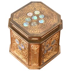 Tintero de bronce doré y abulón de los Tiffany Studios de Nueva York, circa 1910