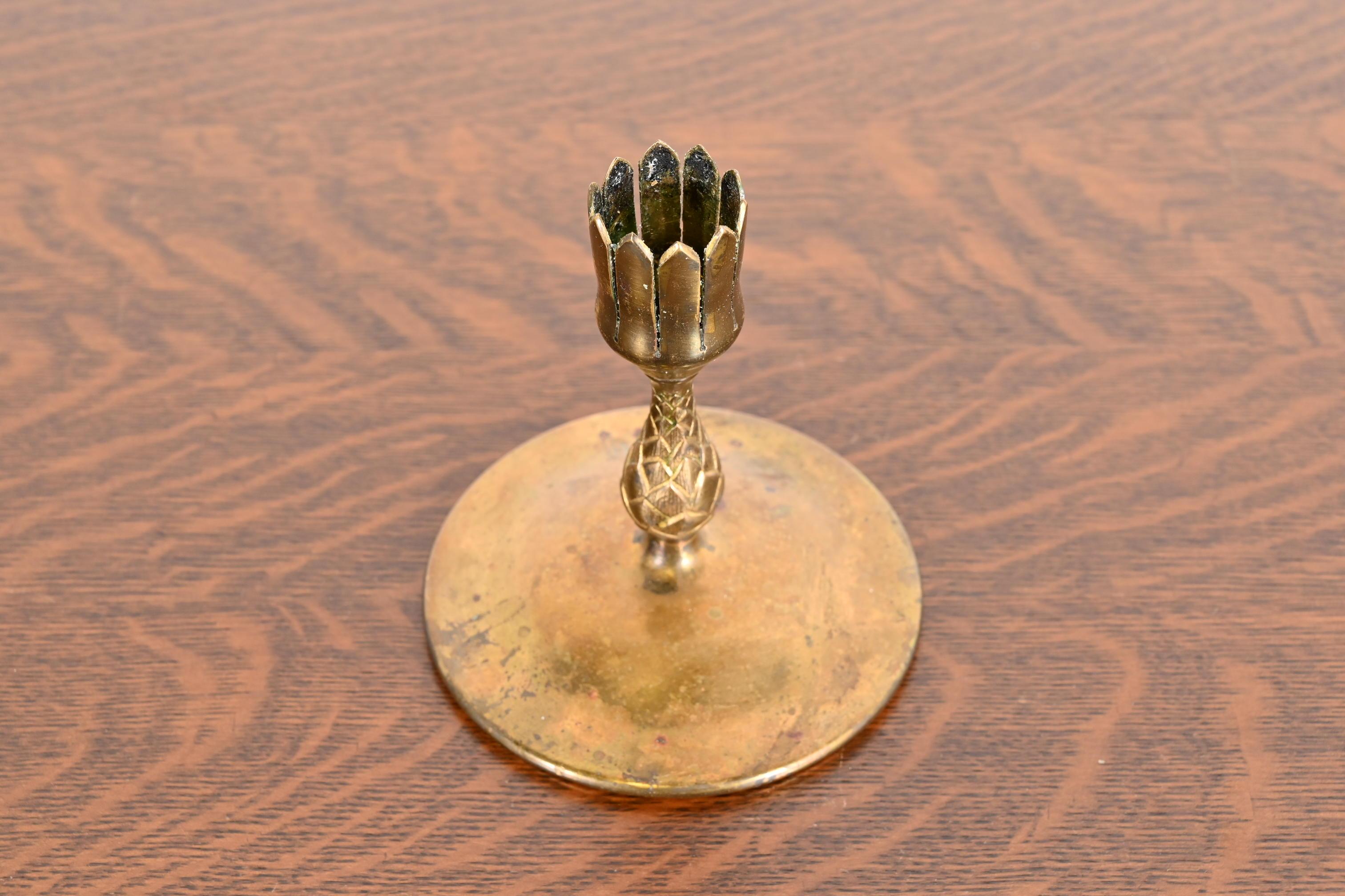 Arts and Crafts Tiffany Studios New York Bronzo Doré a forma di carciofo Portavaso o Candeliere in vendita