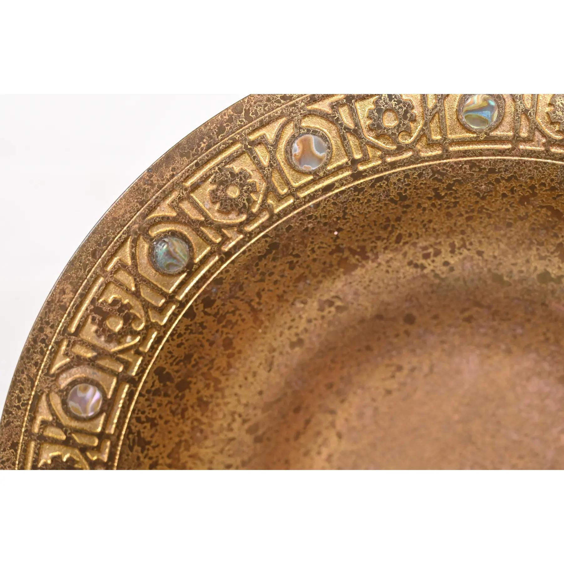 Ciotola Doré in bronzo di Tiffany Studios New York con intarsi in abalone in vendita 1