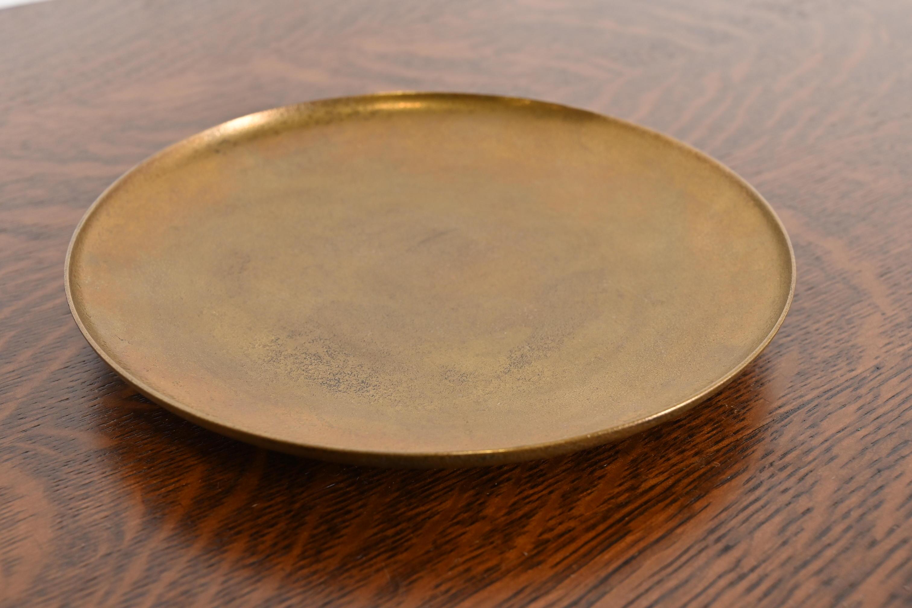 Tiffany Studios New York Bronze Doré Charger Platte oder Serviertablett (20. Jahrhundert) im Angebot