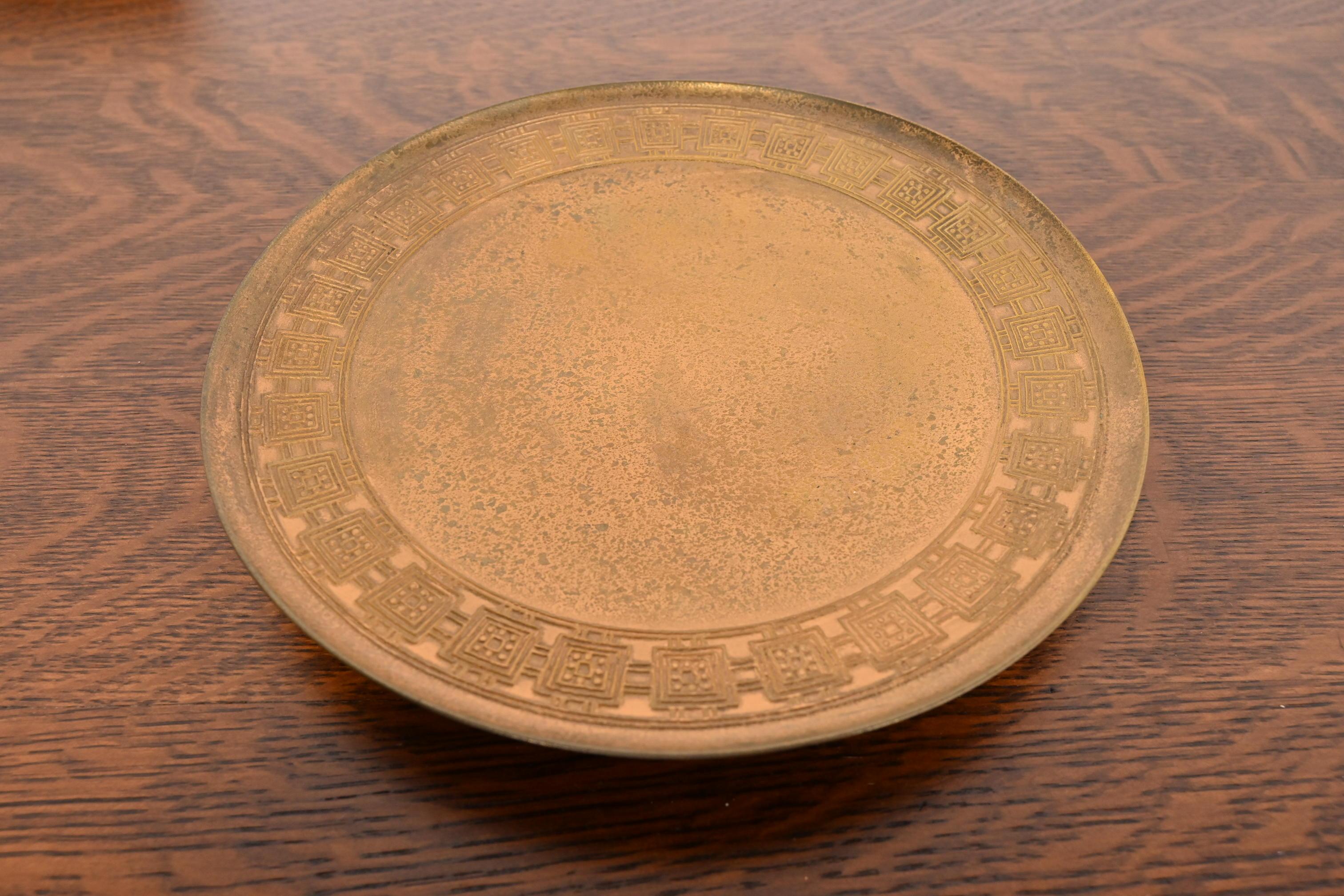 Américain Tiffany Studios New York Bronze Doré Footed Plate (assiette à pied) en vente