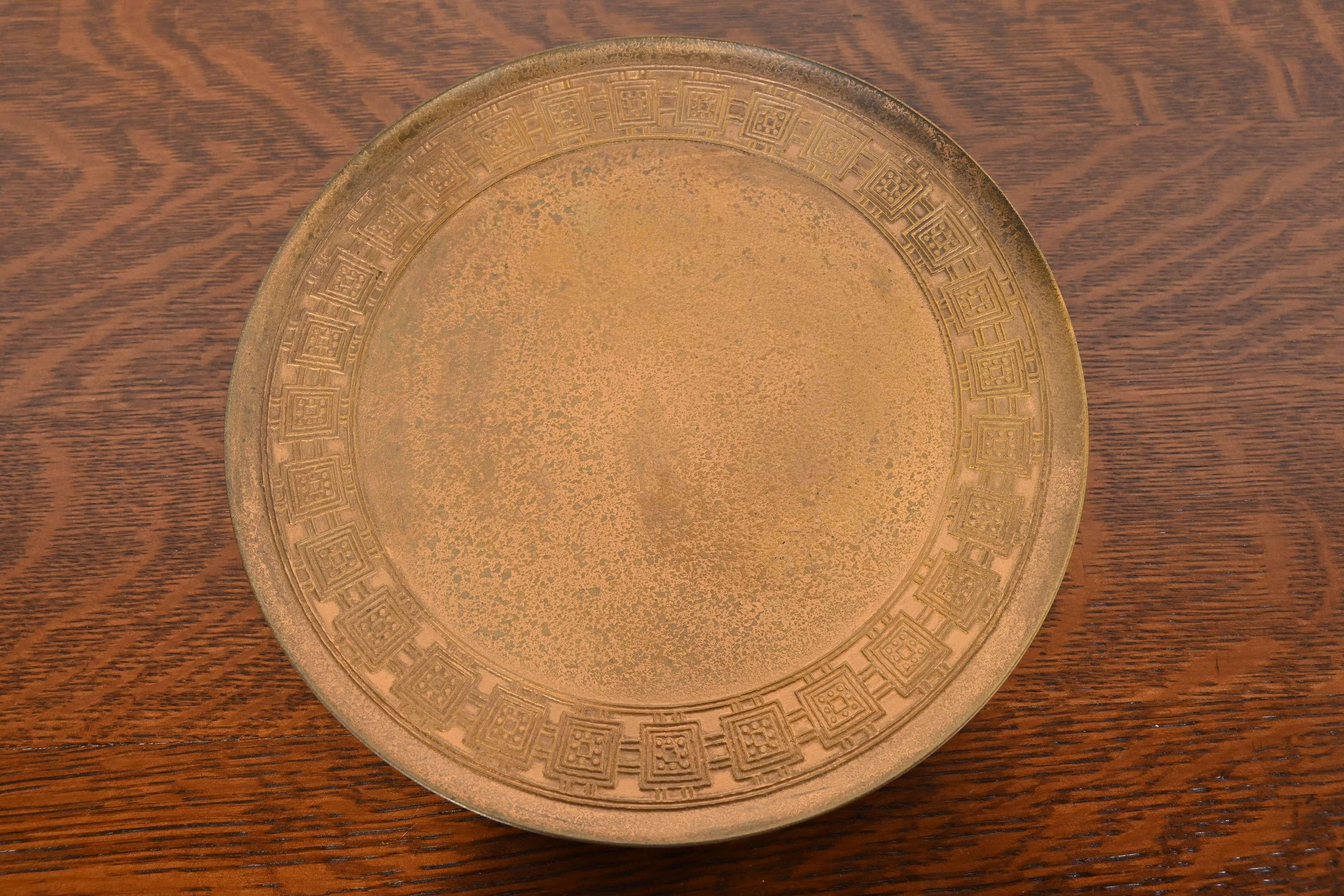 Tiffany Studios New York Bronze Doré Footed Plate (assiette à pied) Bon état - En vente à South Bend, IN
