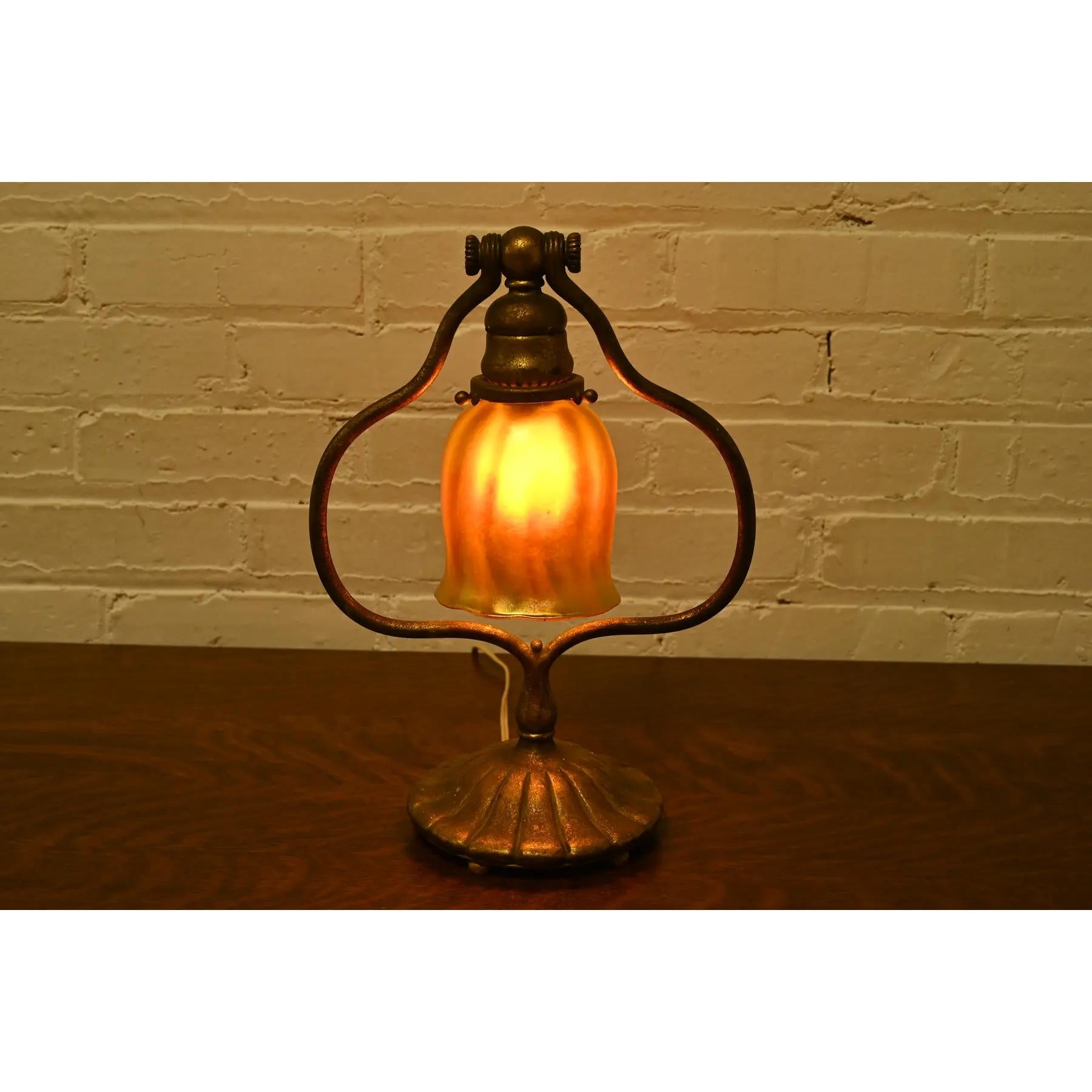 Tiffany Studios New York Bronze Doré Harp Favrile Iridescent Art Glass Desk Lamp For Sale 1