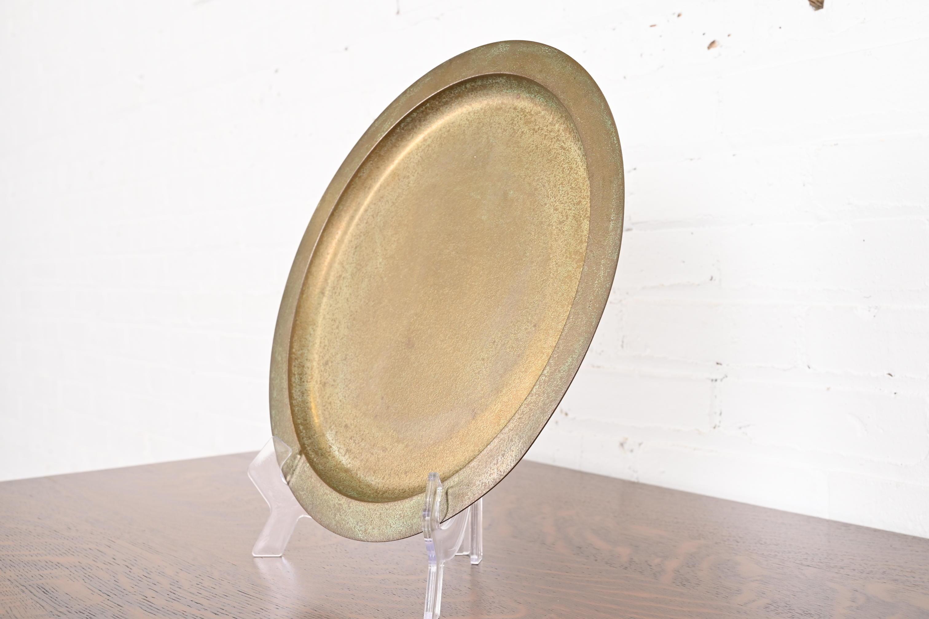 Tiffany Studios New York Bronze Doré große Charger Teller oder Tablett (Arts and Crafts) im Angebot