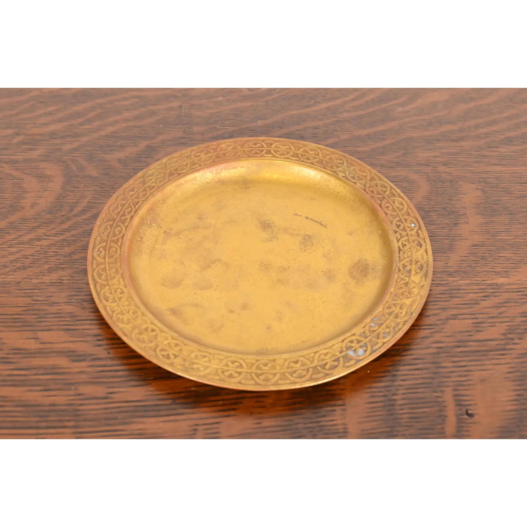 Art déco Tiffany Studios New York Plaque Doré en bronze en vente