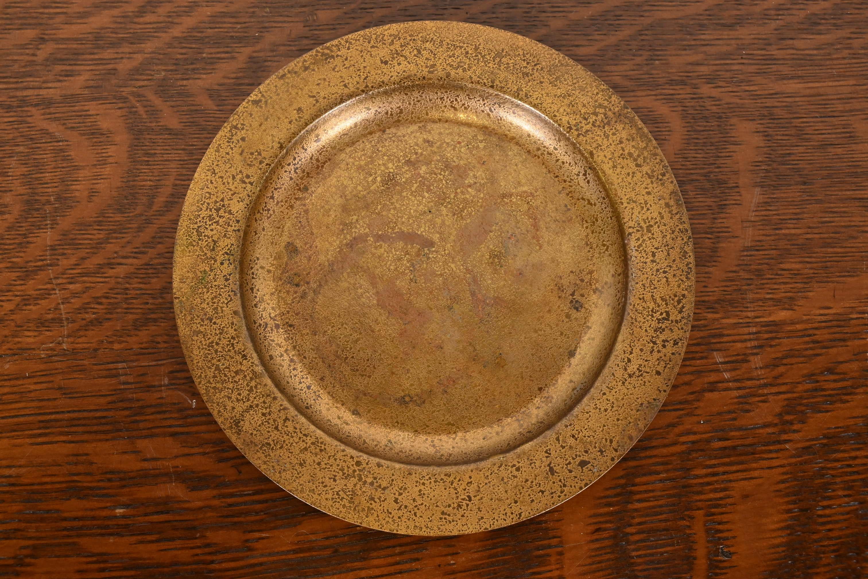 Arts and Crafts Tiffany Studios New York Plaque Doré en bronze en vente
