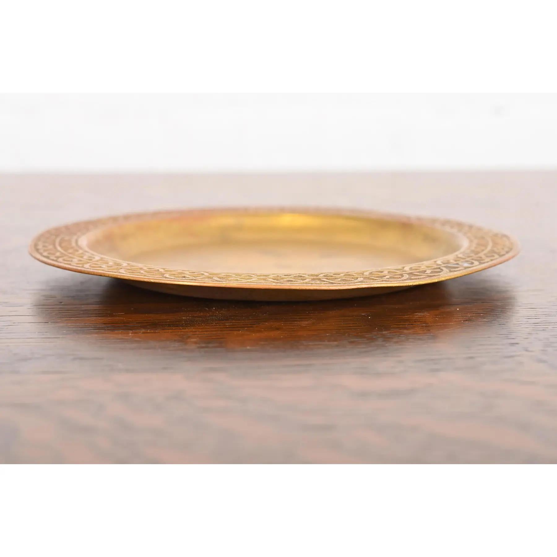 Américain Tiffany Studios New York Plaque Doré en bronze en vente