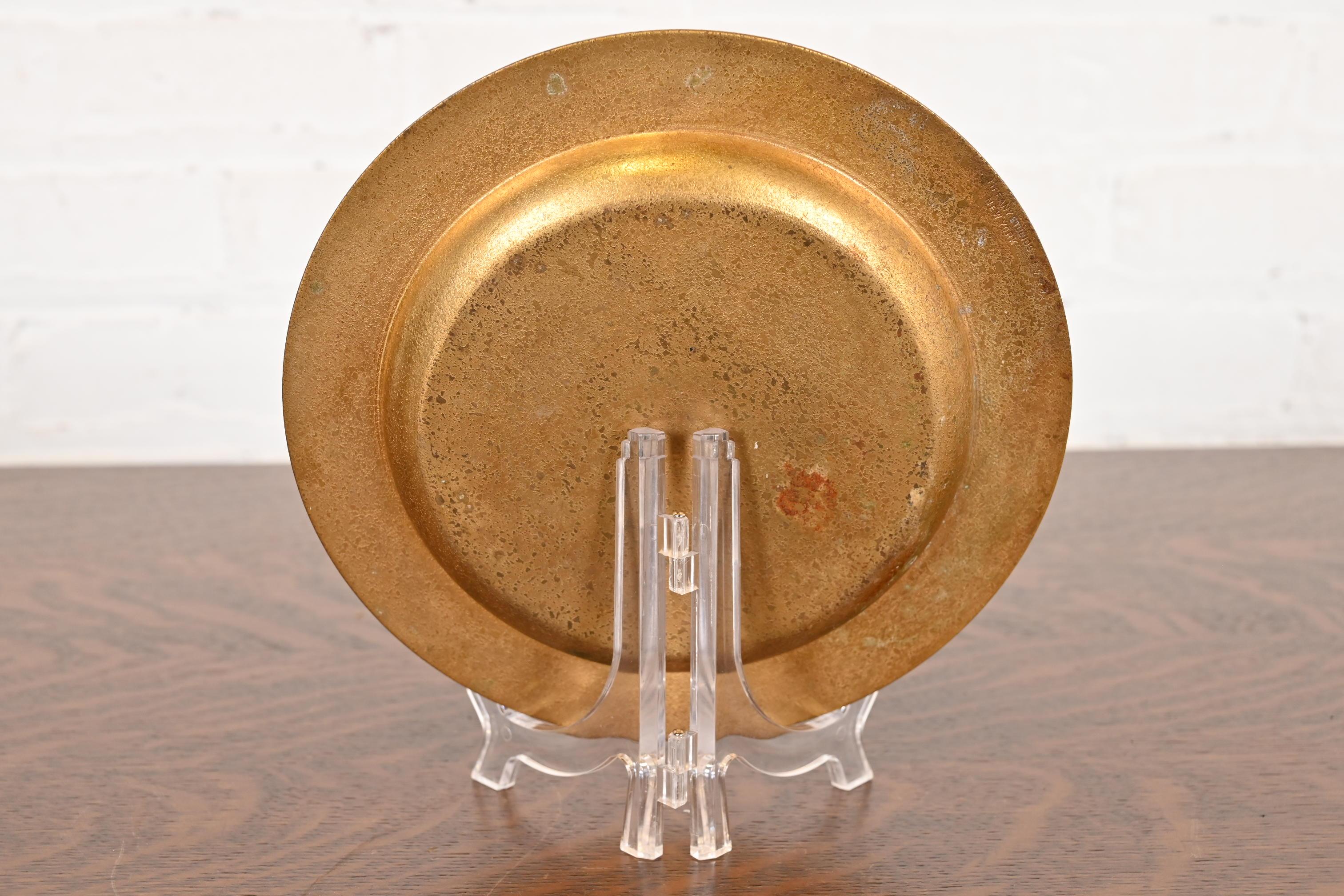 Tiffany Studios New York Plaque Doré en bronze en vente 1