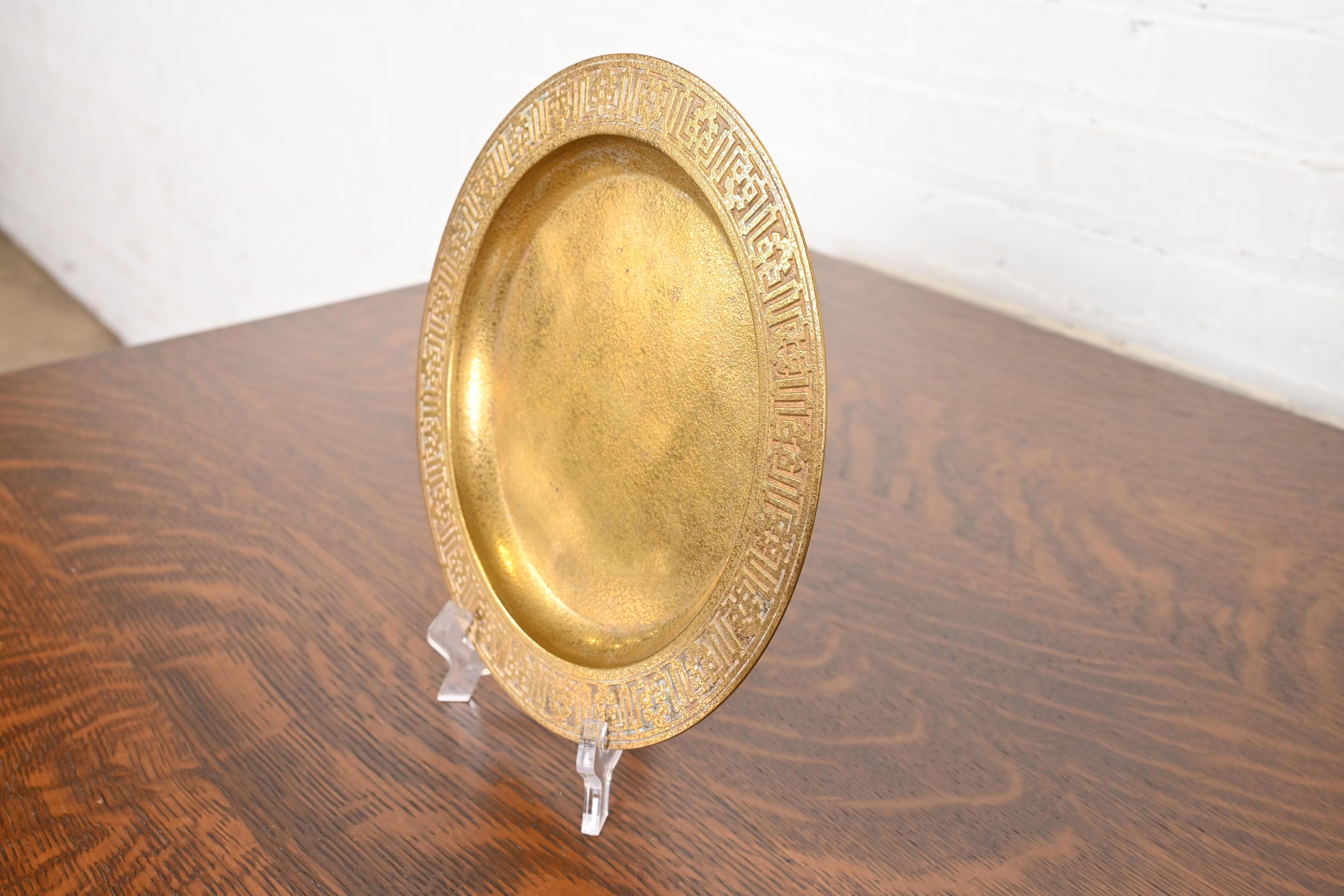 Tiffany Studios New York Bronze Doré Teller oder Ladegerät (Arts and Crafts) im Angebot