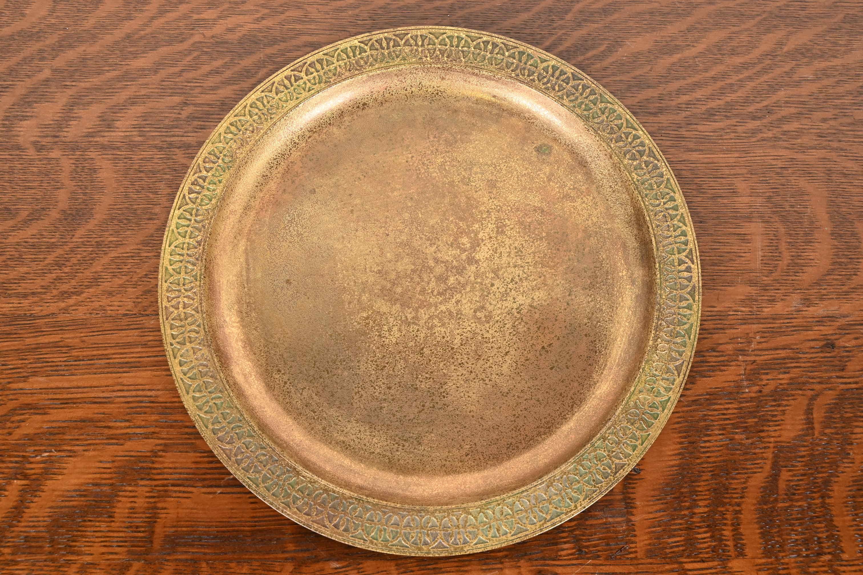 Tiffany Studios New York Bronze Doré Teller oder Ladegerät (Arts and Crafts) im Angebot