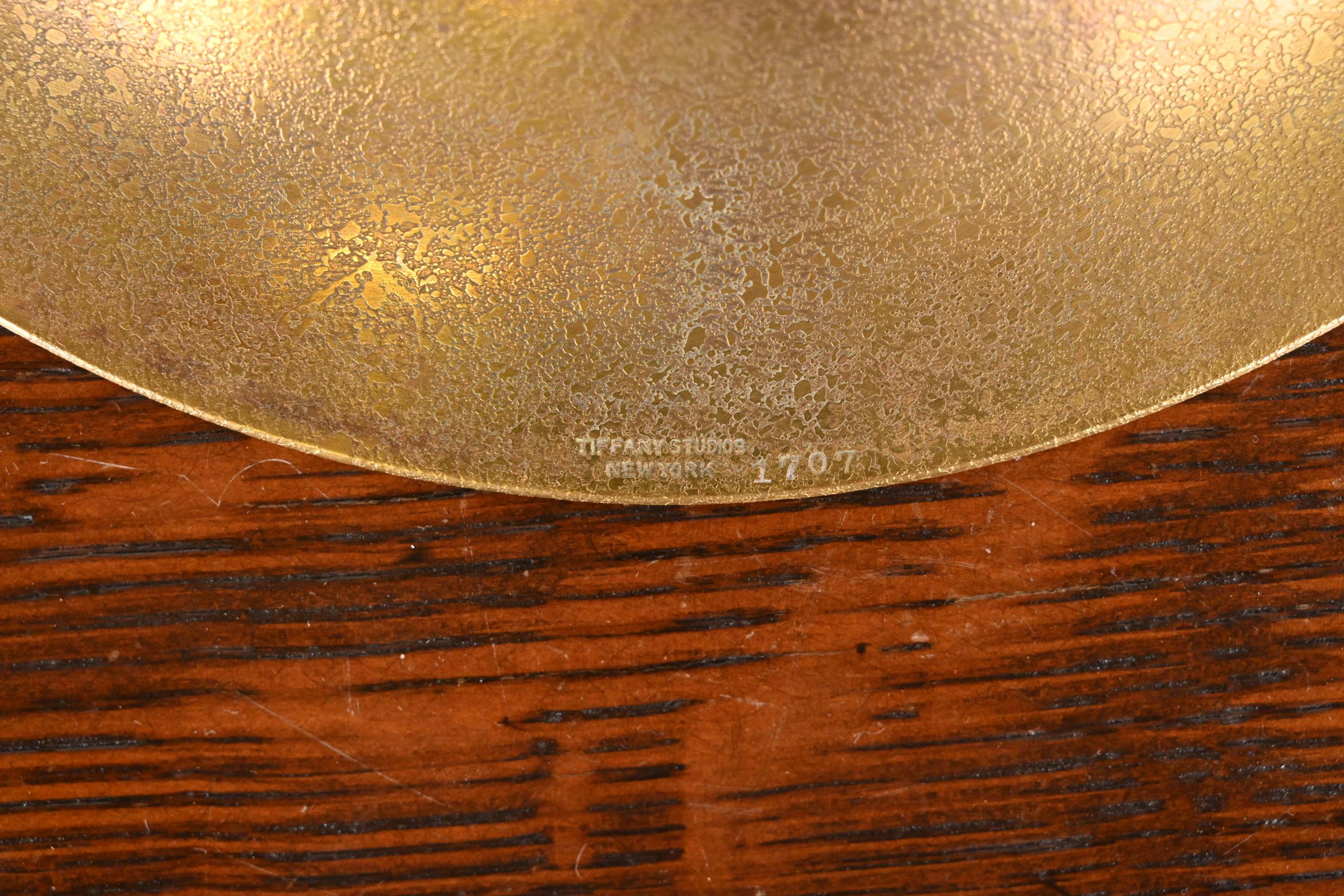 Tiffany Studios New York Bronze Doré Plate ou Shallow Bowl en vente 3