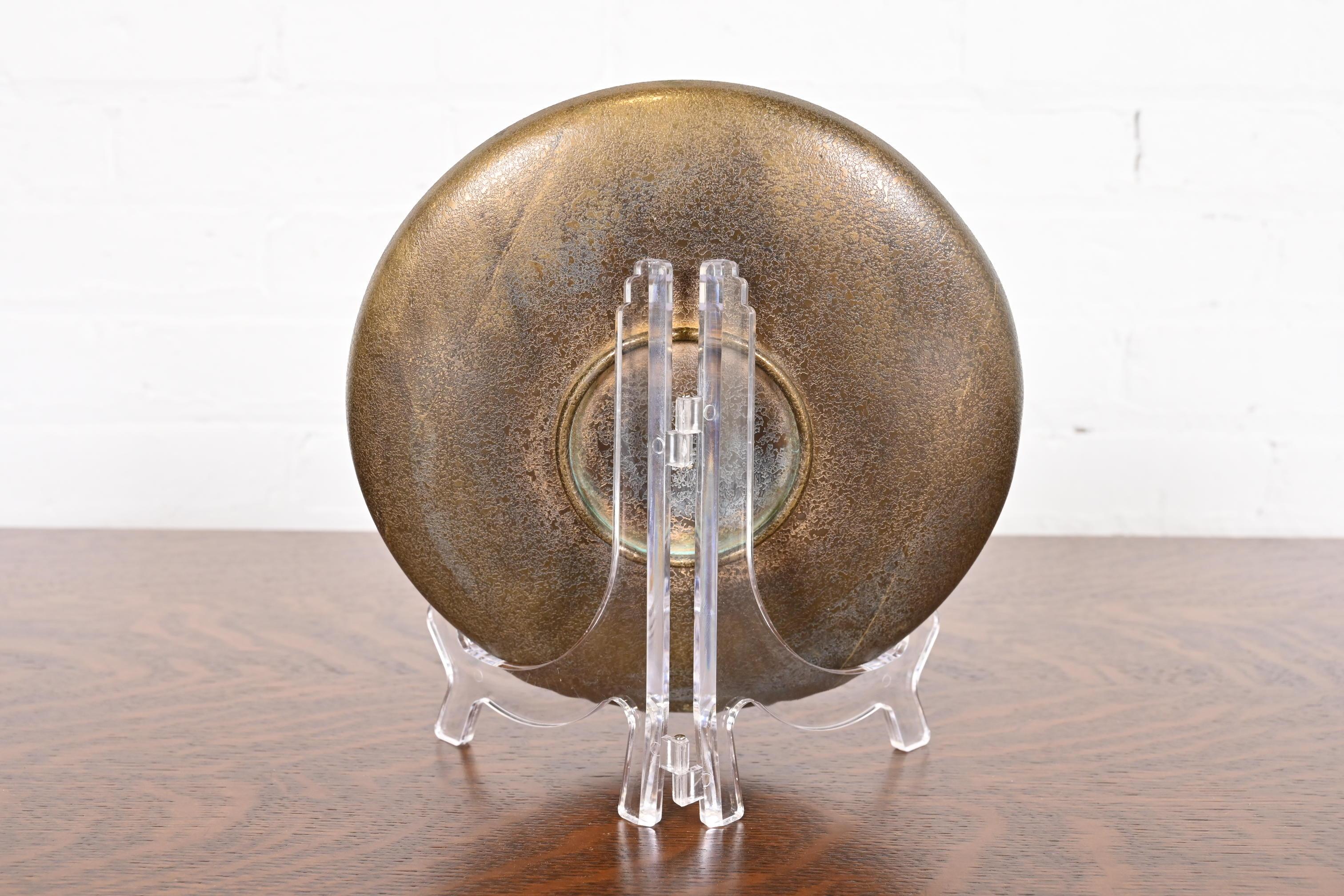 Tiffany Studios New York Bronze Doré Teller mit griechischen Schlüssel Motiv im Angebot 3