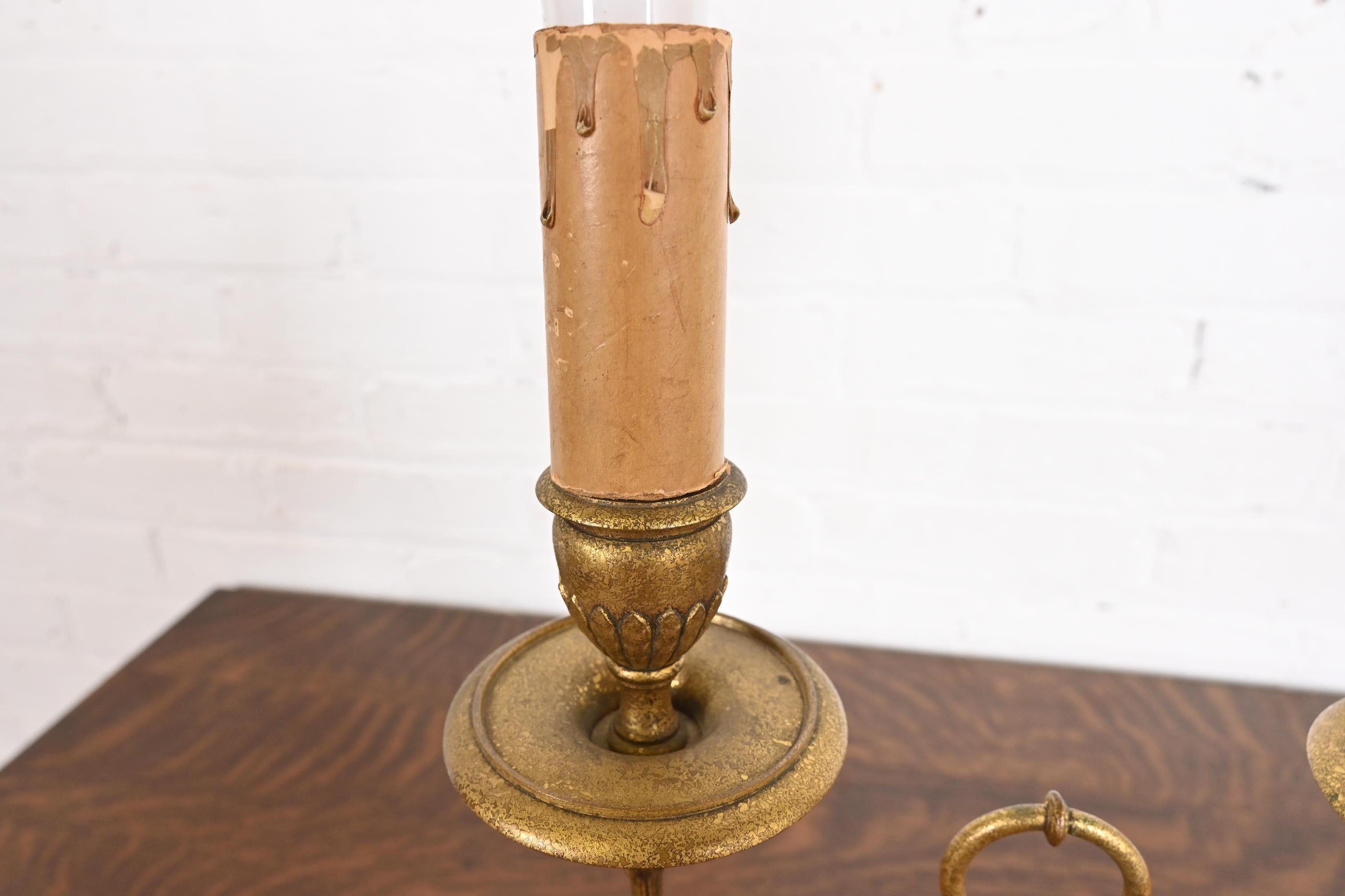 Lampe de table à deux lumières Tiffany Studios New York Bronze Doré, Circa 1910 en vente 1