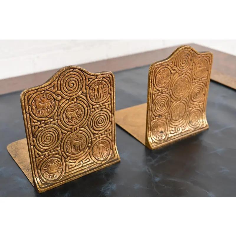 Tiffany Studios New York Bronze Doré Zodiac Bookends, Circa 1910 im Zustand „Gut“ im Angebot in South Bend, IN