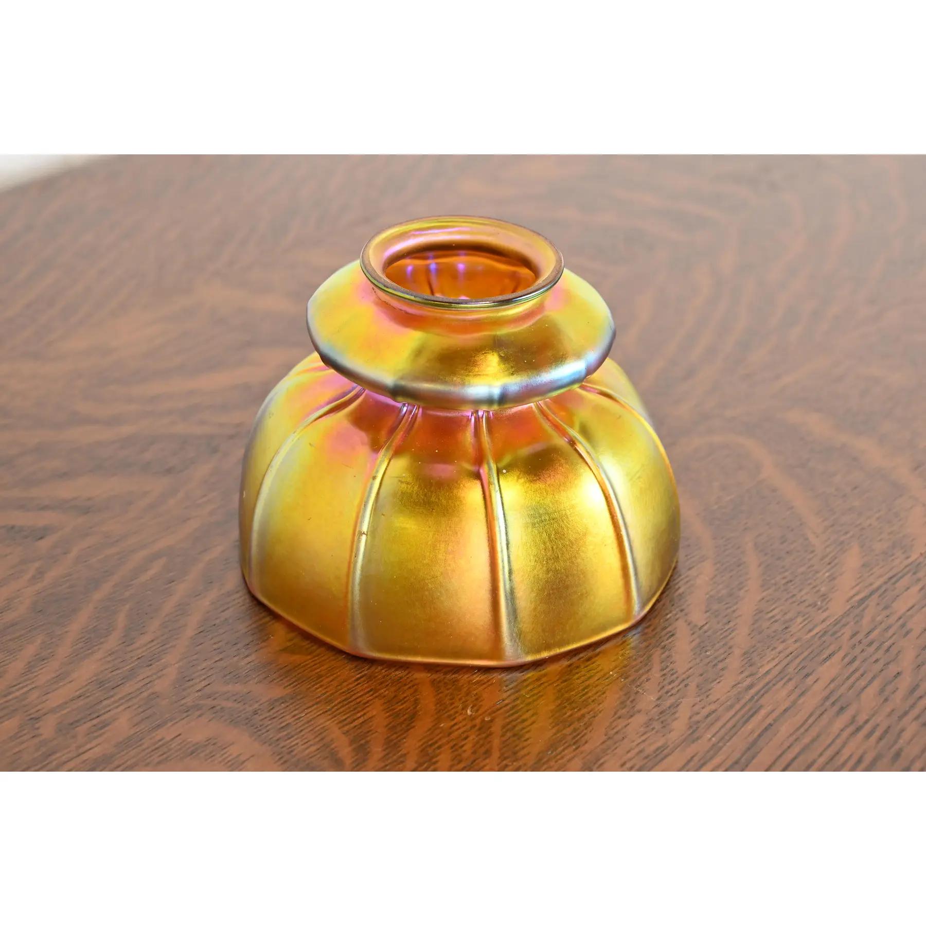 Tiffany Studios New York lampe de bureau Harp Favrile en verre d'art irisé en vente 2