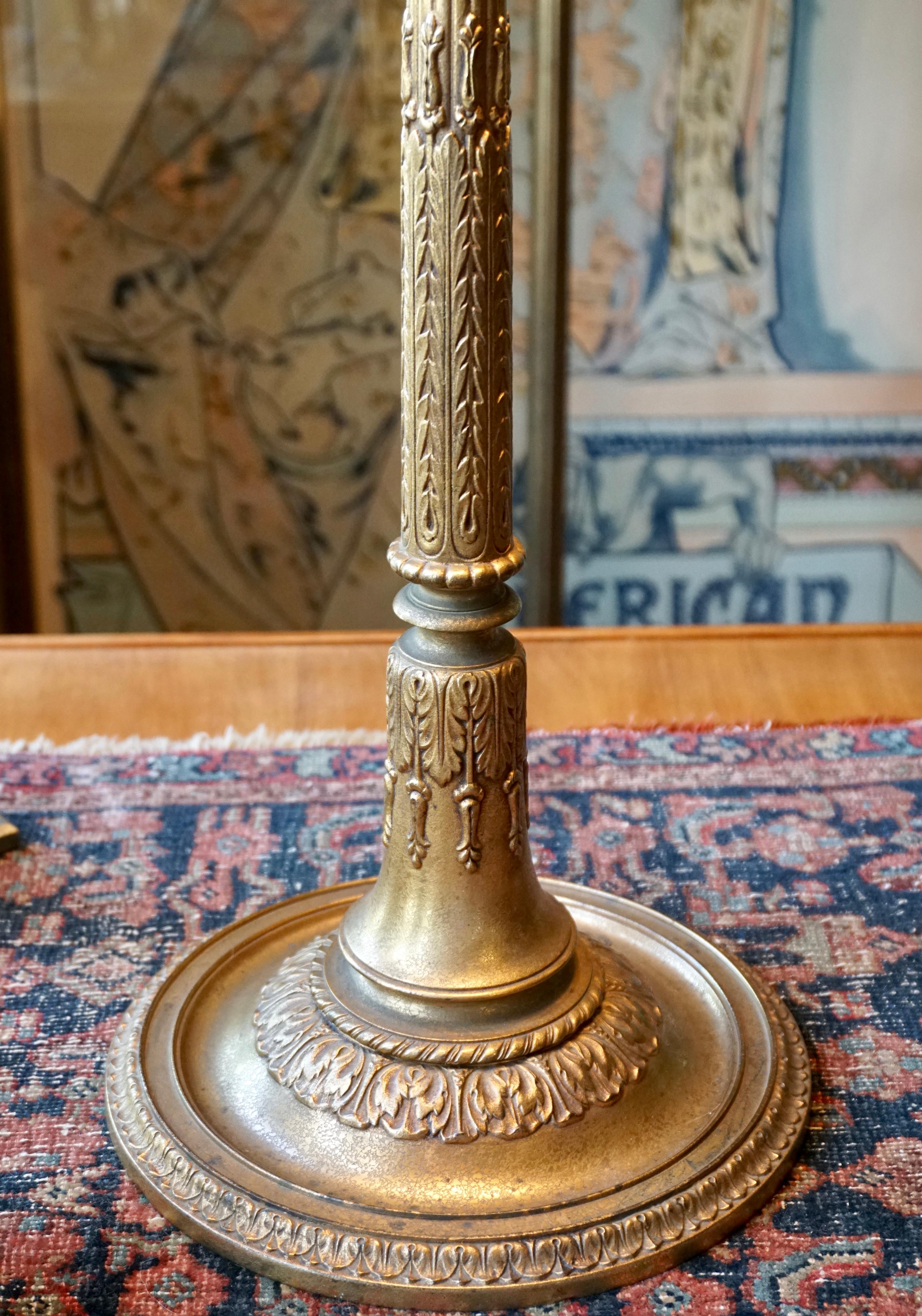 Tiffany Studios New York Bronze Lamp with Original Shade In Excellent Condition In Dallas, TX