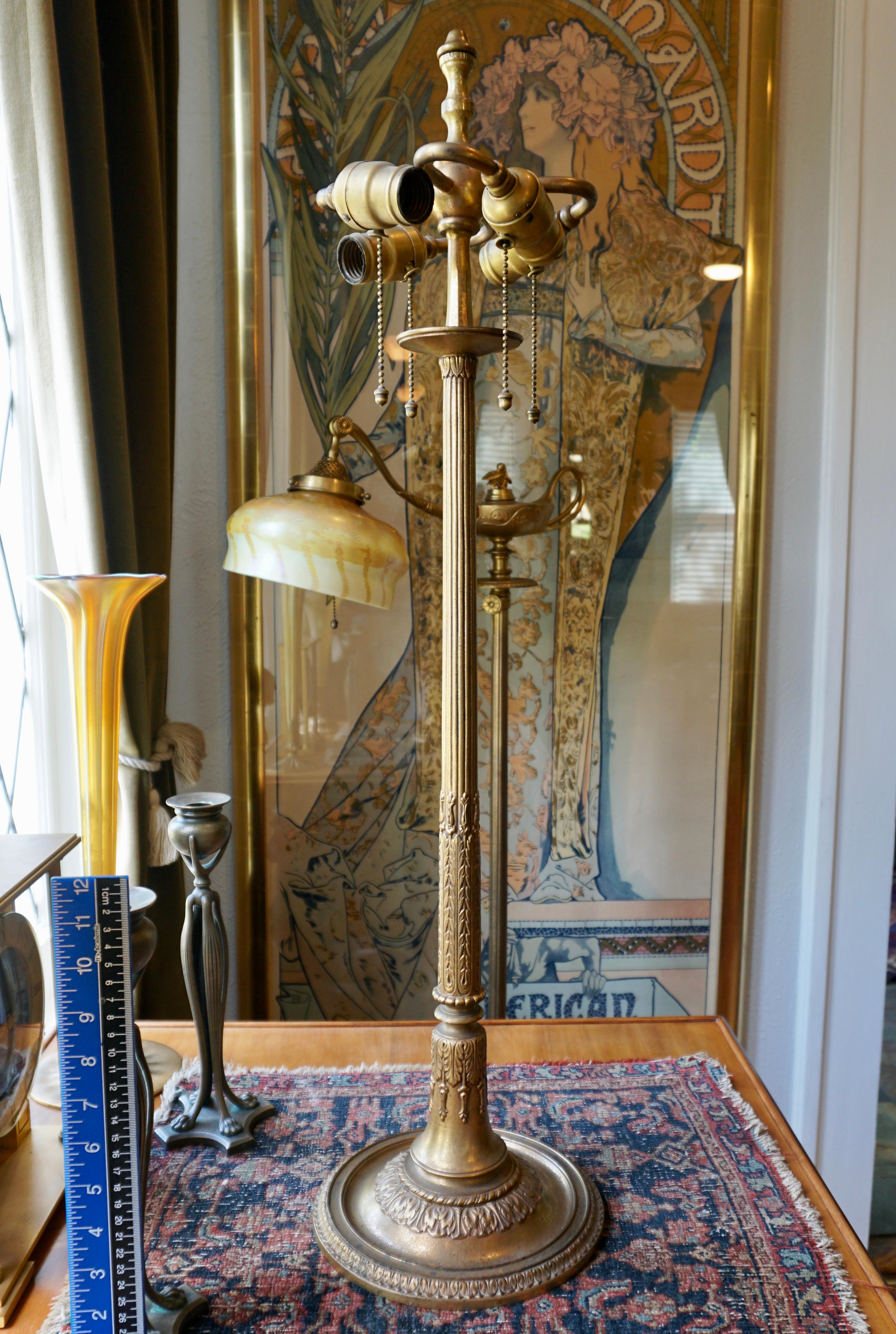Tiffany Studios New York Bronze Lamp with Original Shade 2