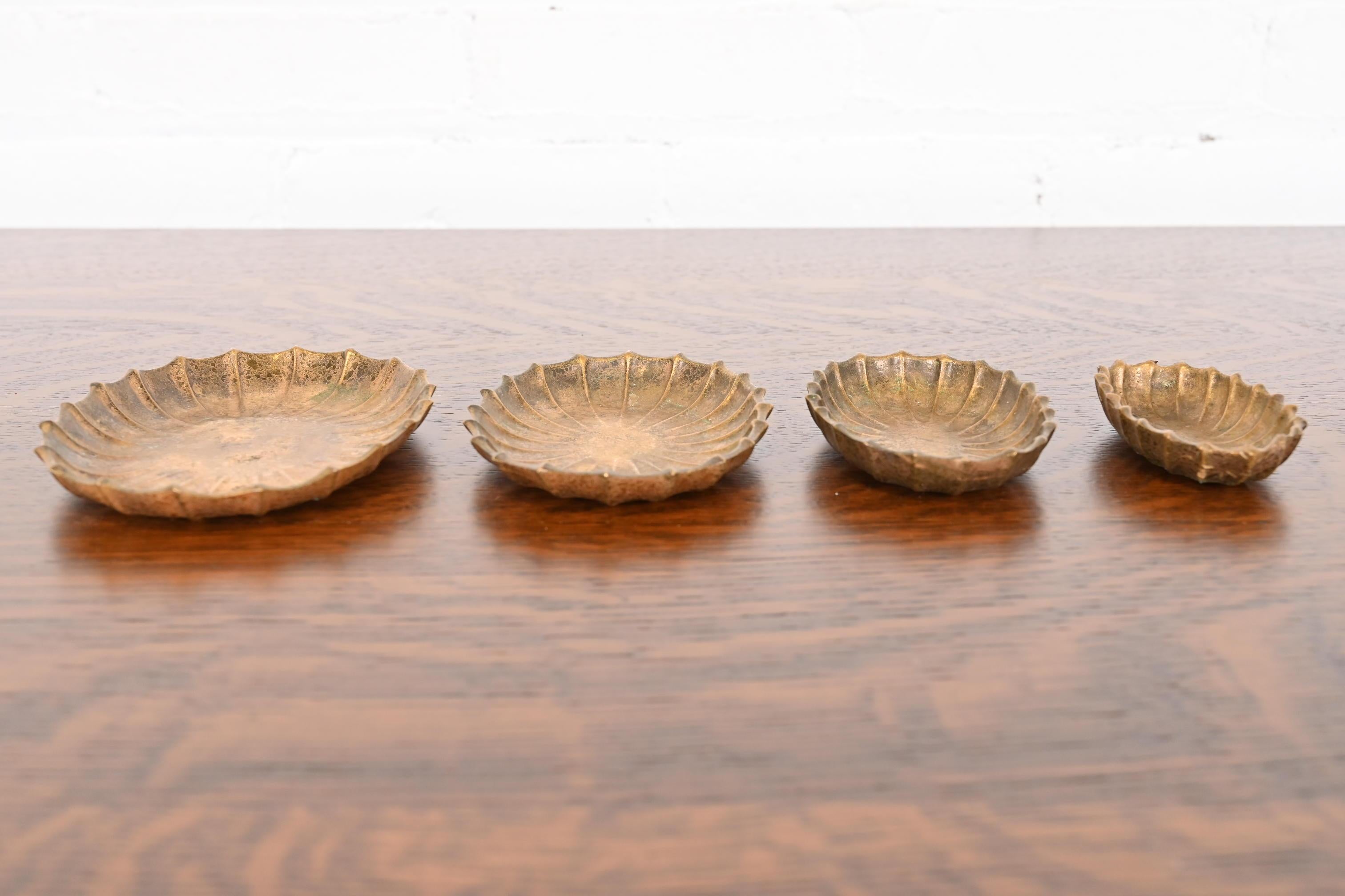 Tiffany Studios New York Plateaux gigognes en bronze, lot de quatre en vente 4