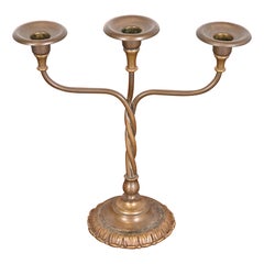 Candelabro de tres luces de bronce de los Estudios Tiffany de Nueva York, años 20