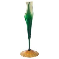 Vase en verre Favrile « Calyx » en forme de fleur de Tiffany Studios New York