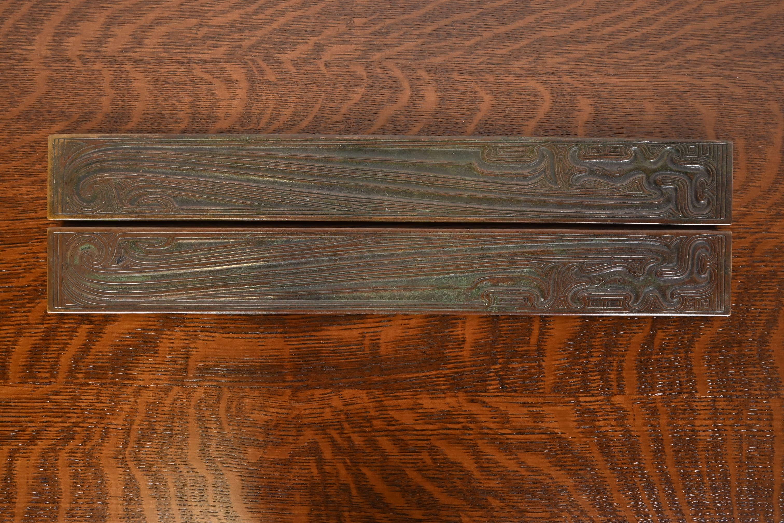 Tiffany Studios New York, modello cinese in bronzo, con pad in pelle in vendita 5