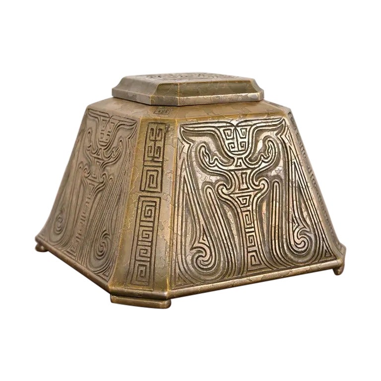 Grand encrier en bronze à motif chinois de Tiffany Studios New York